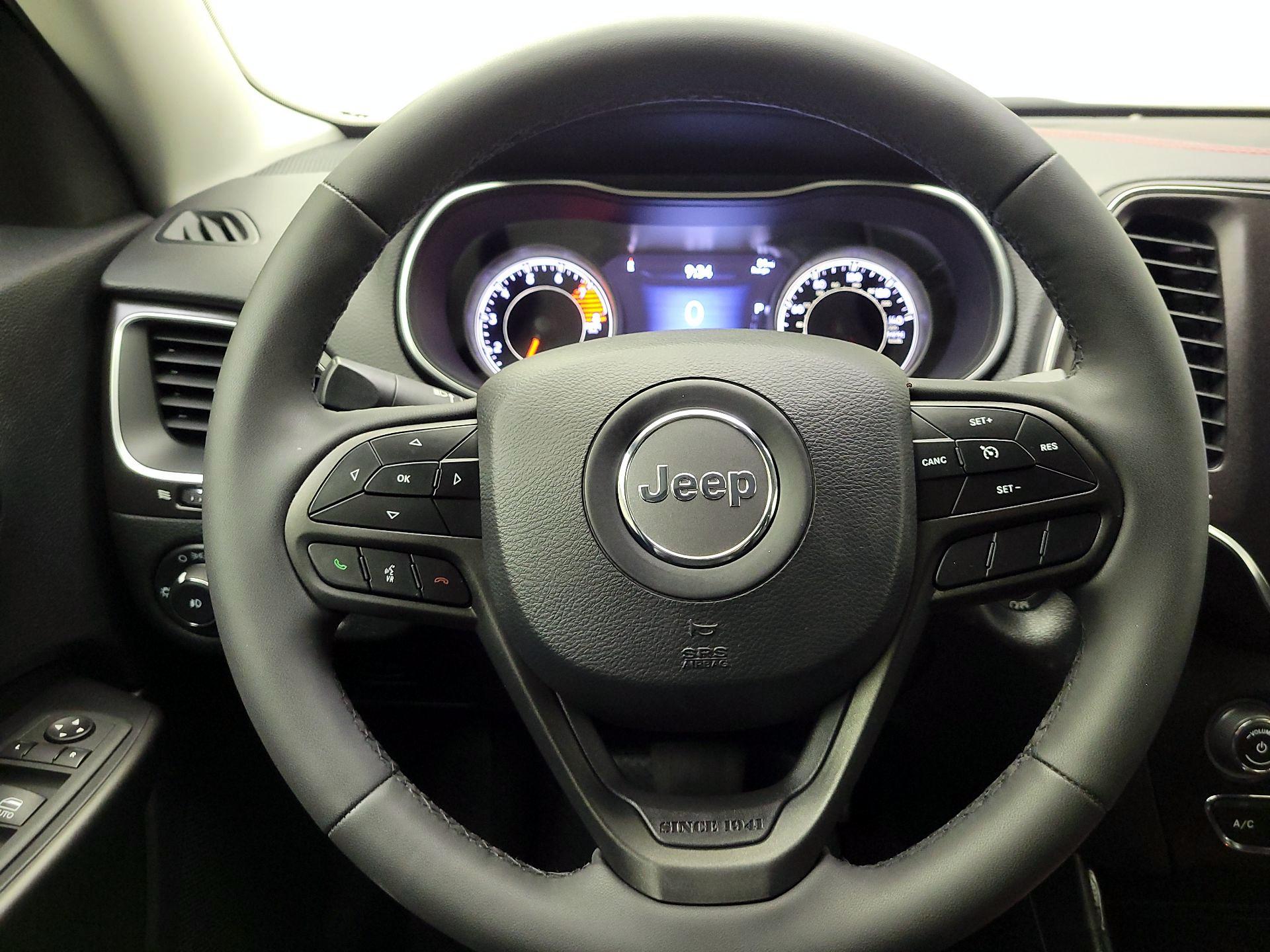 Thumbnail: 2022 Jeep Cherokee - 10