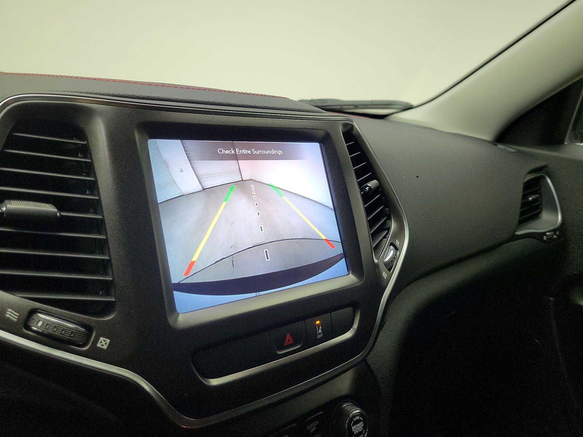 Thumbnail: 2022 Jeep Cherokee - 15