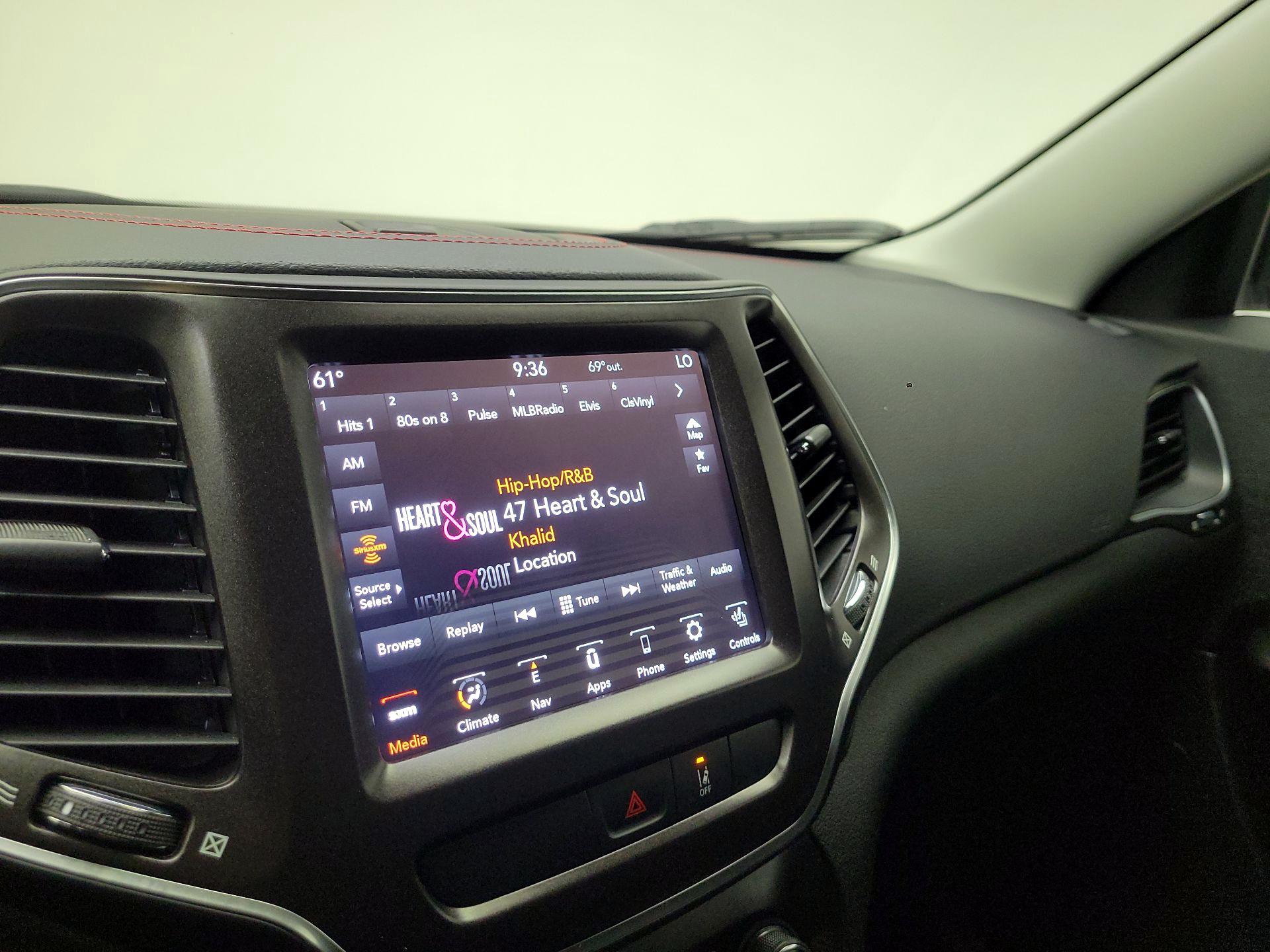 Thumbnail: 2022 Jeep Cherokee - 16