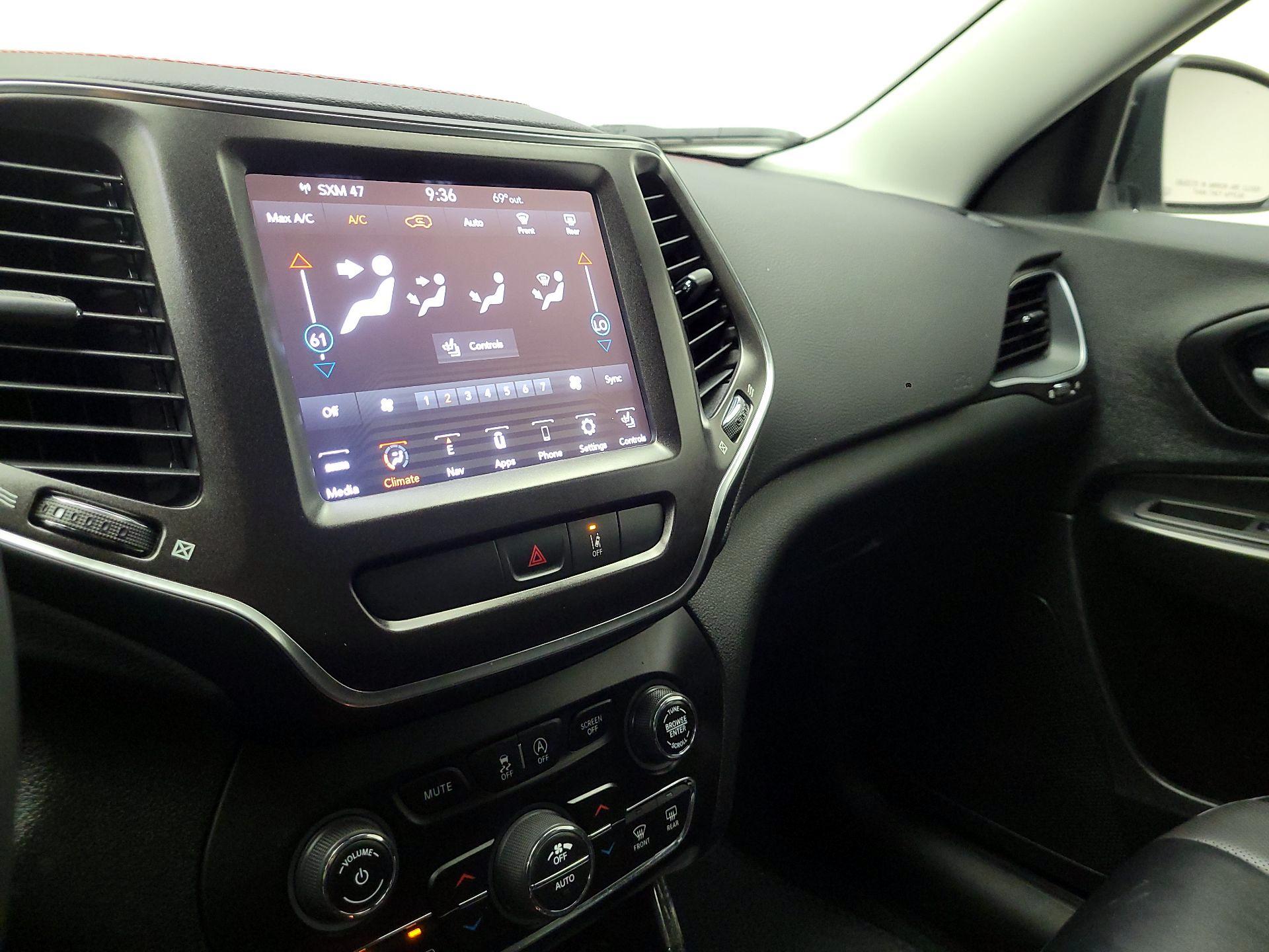 Thumbnail: 2022 Jeep Cherokee - 17