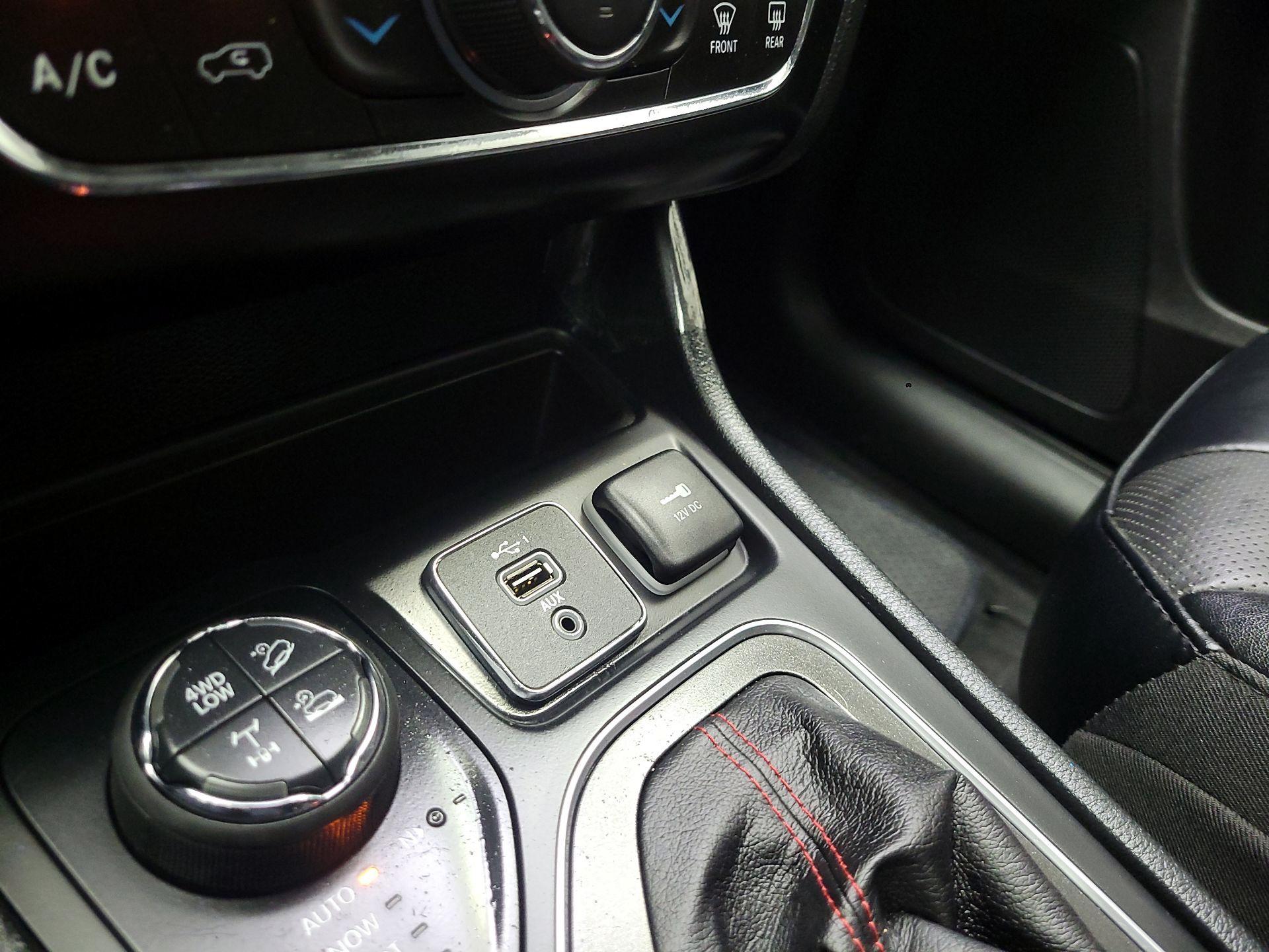 Thumbnail: 2022 Jeep Cherokee - 19