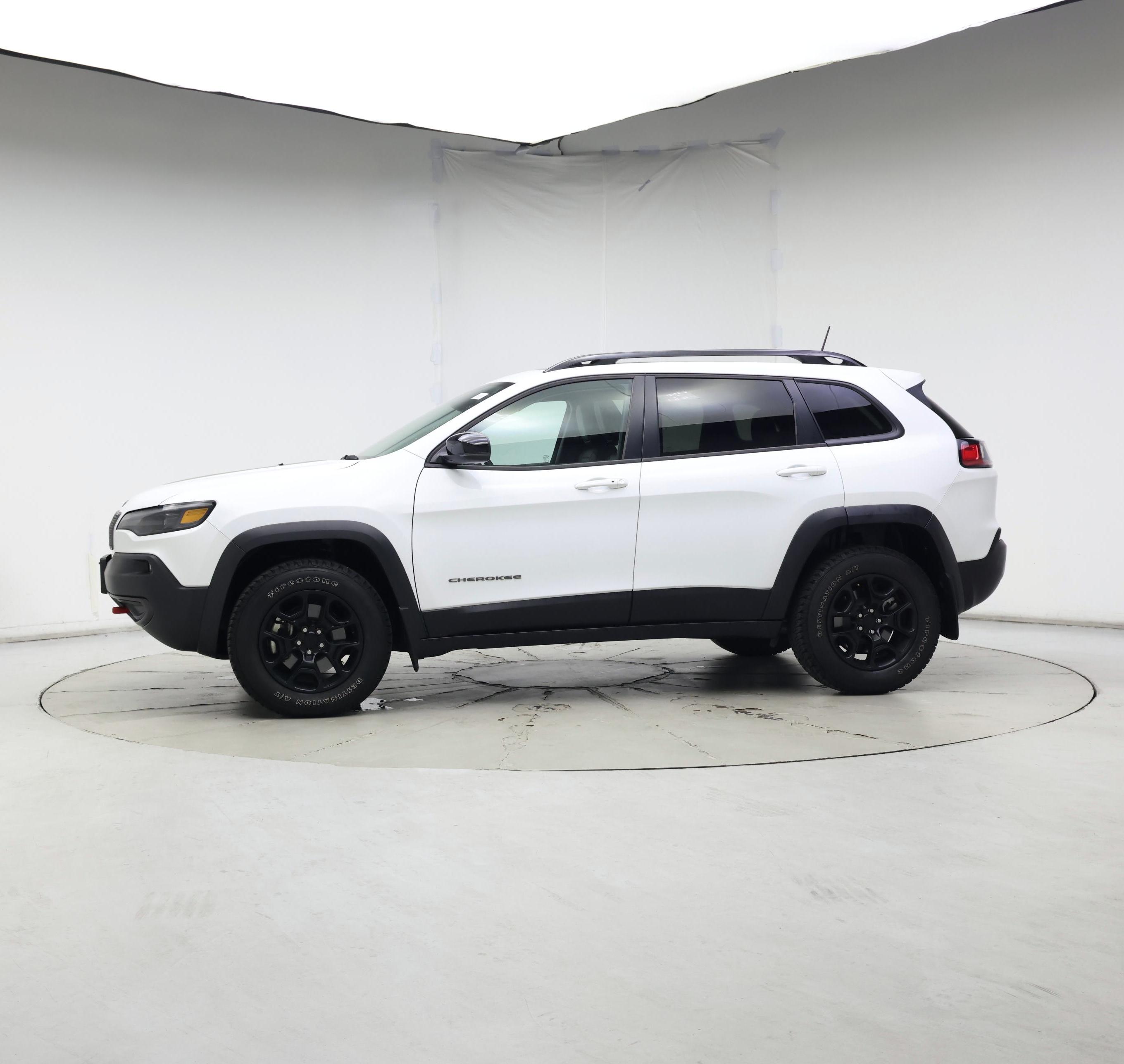 Thumbnail: 2022 Jeep Cherokee - 3