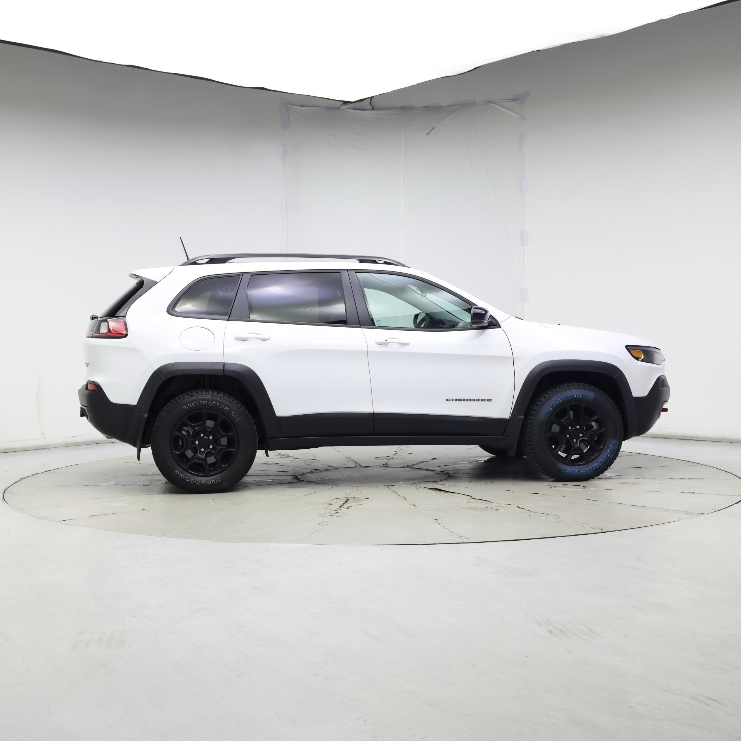 Thumbnail: 2022 Jeep Cherokee - 7