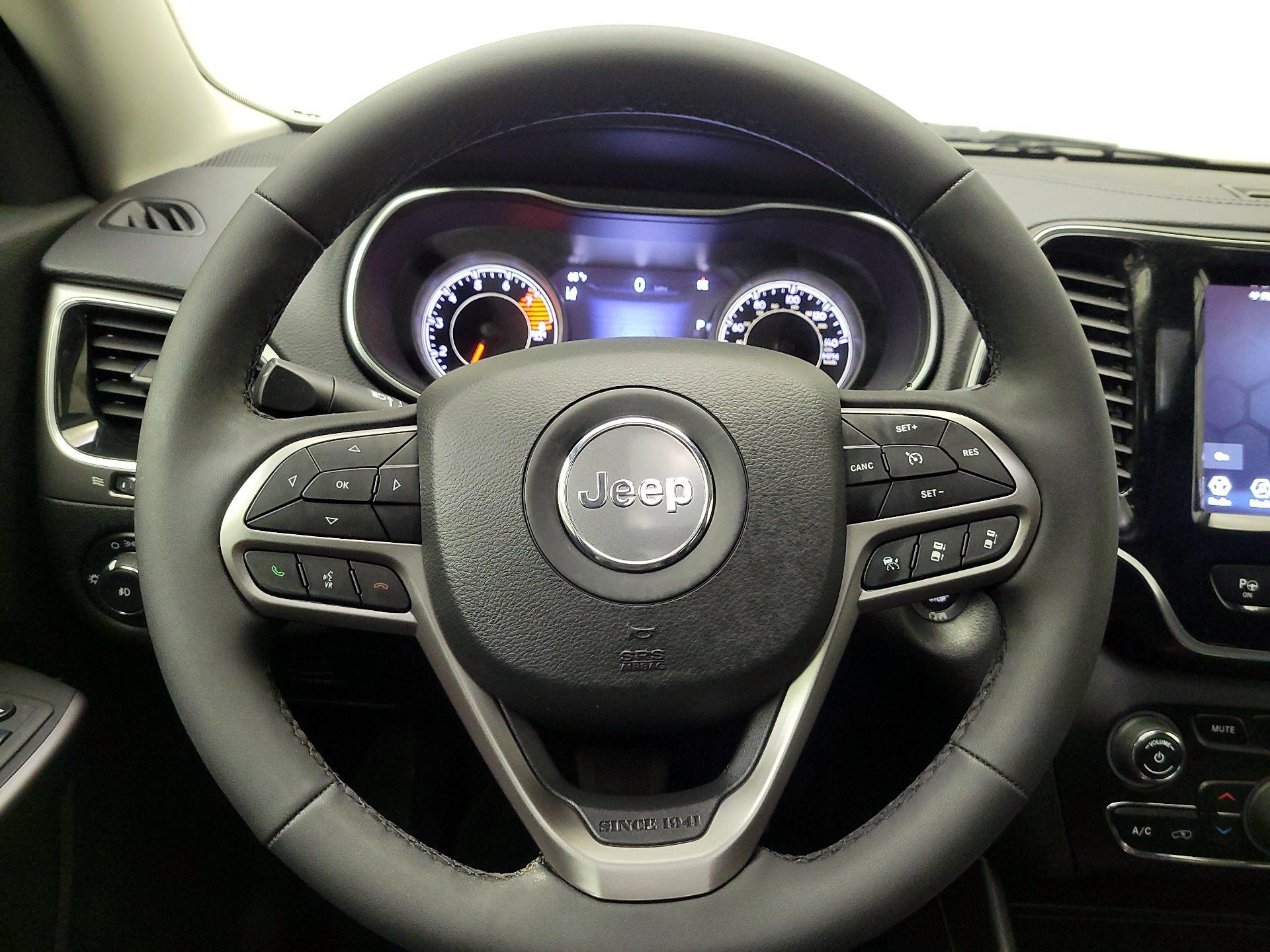 Thumbnail: 2021 Jeep Cherokee - 10