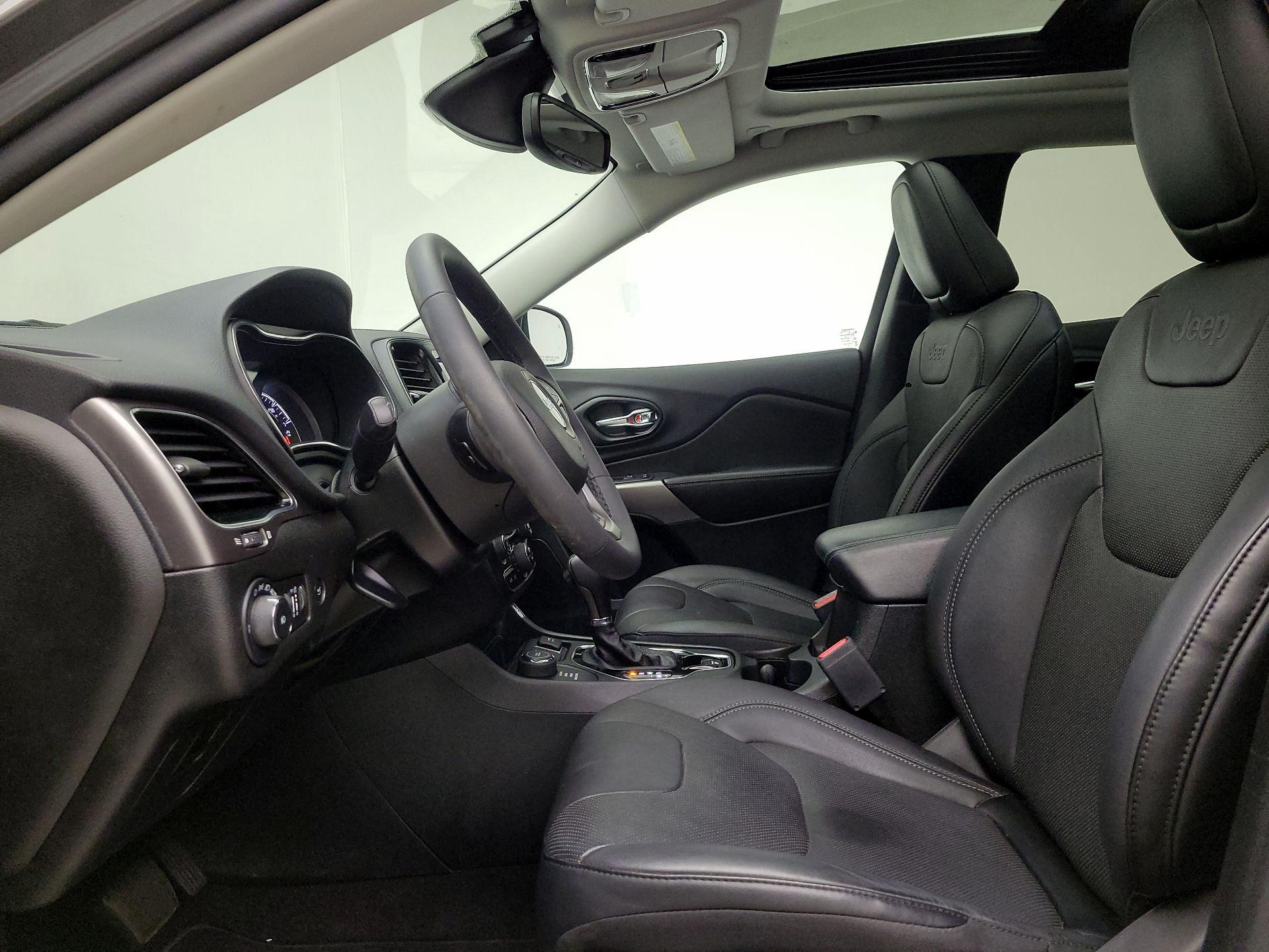 Thumbnail: 2021 Jeep Cherokee - 11