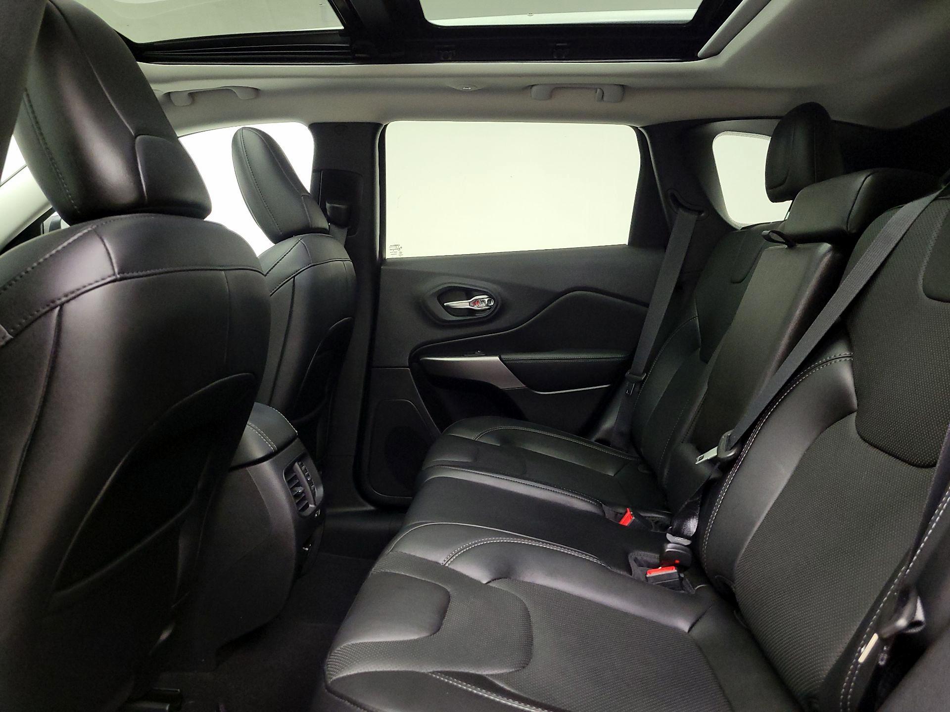 Thumbnail: 2021 Jeep Cherokee - 20