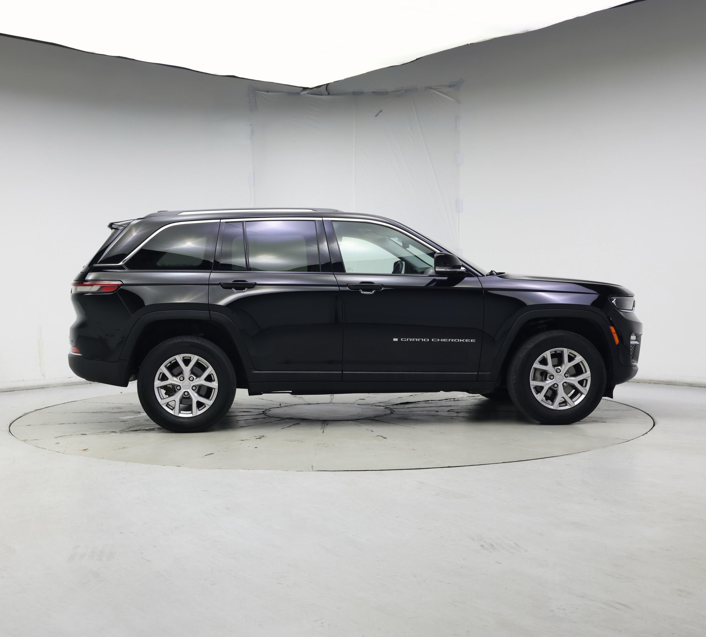 Thumbnail: 2022 Jeep Grand Cherokee - 7