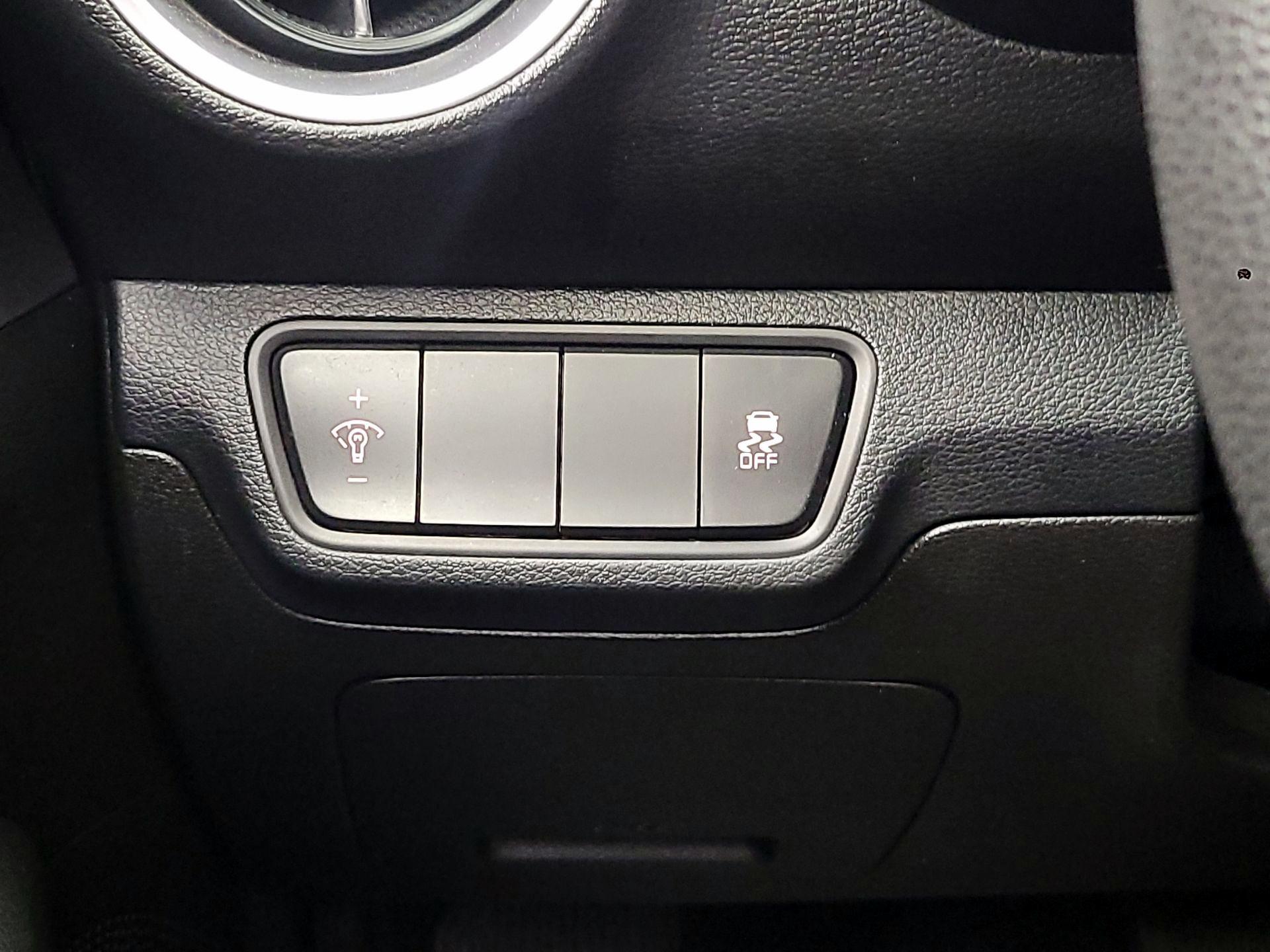 Thumbnail: 2023 Kia Forte - 13