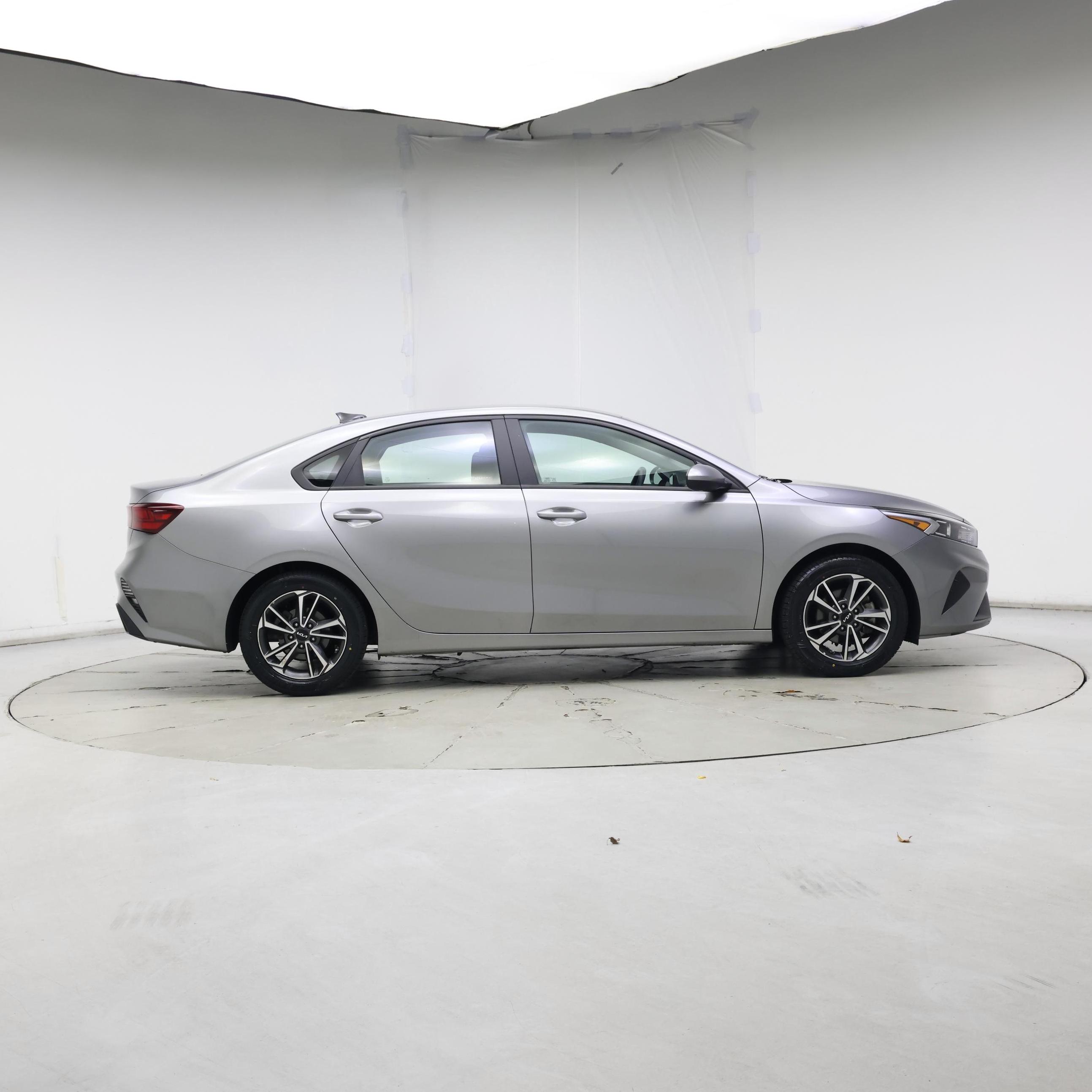 Thumbnail: 2023 Kia Forte - 7