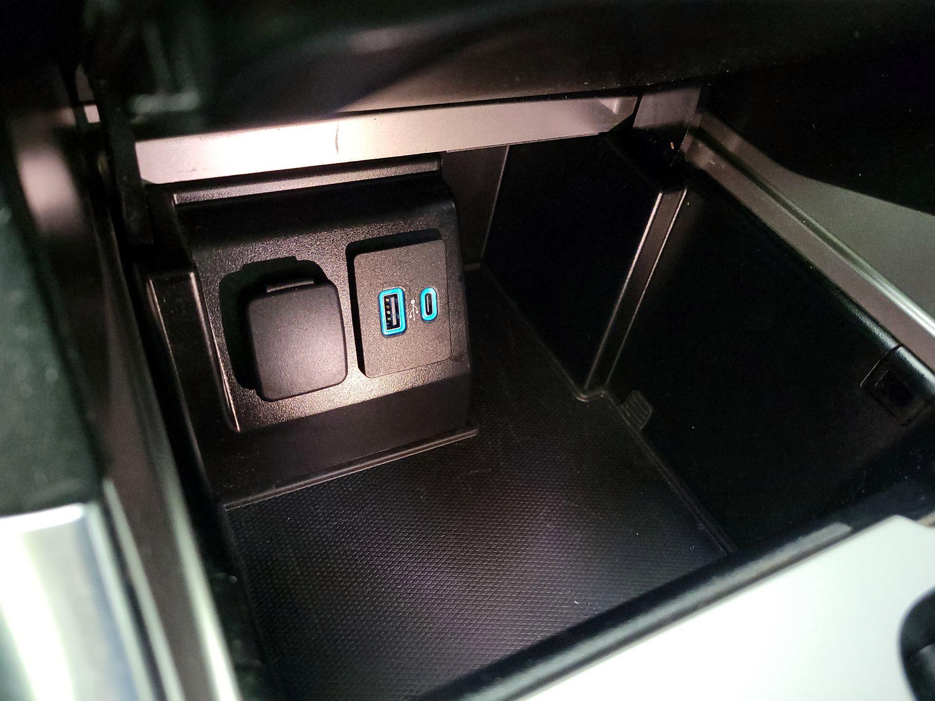 Thumbnail: 2020 Ford Explorer - 19