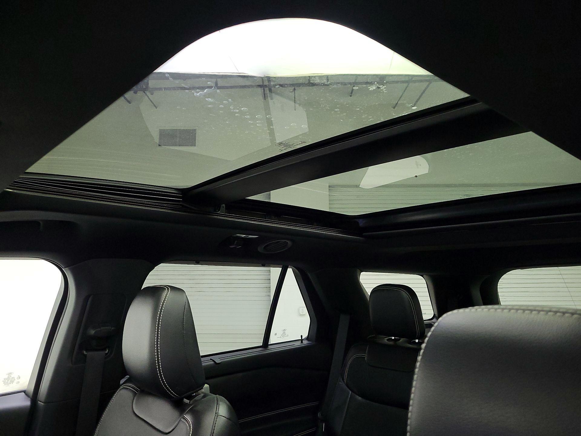 Thumbnail: 2020 Ford Explorer - 20