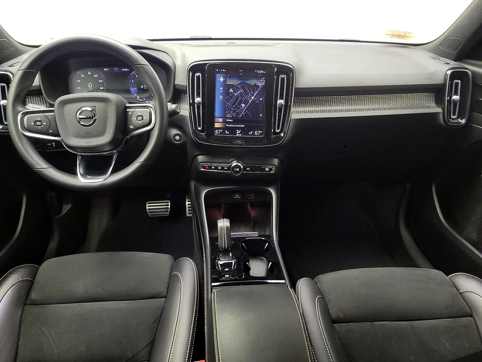 Thumbnail: 2022 Volvo XC40 - 9