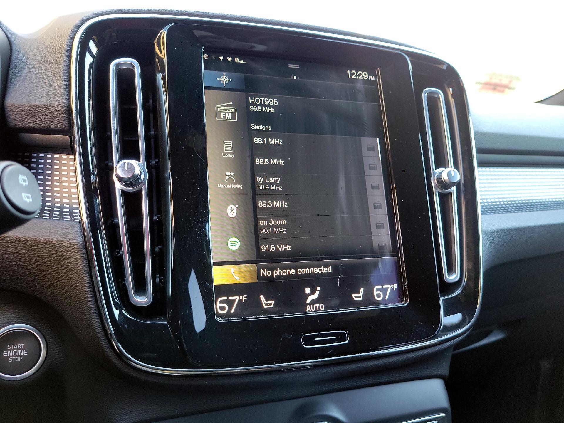 Thumbnail: 2022 Volvo XC40 - 16