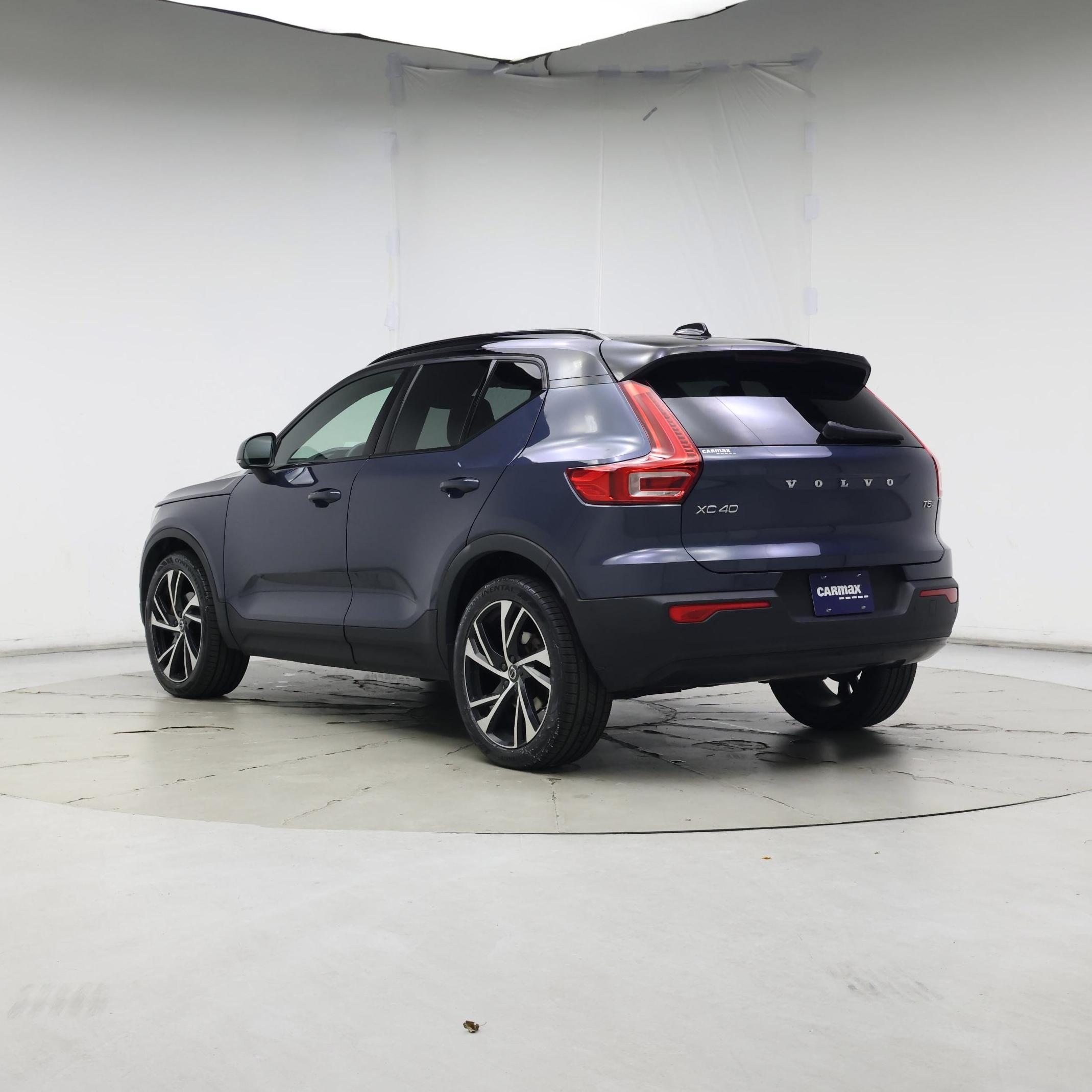 Thumbnail: 2022 Volvo XC40 - 2
