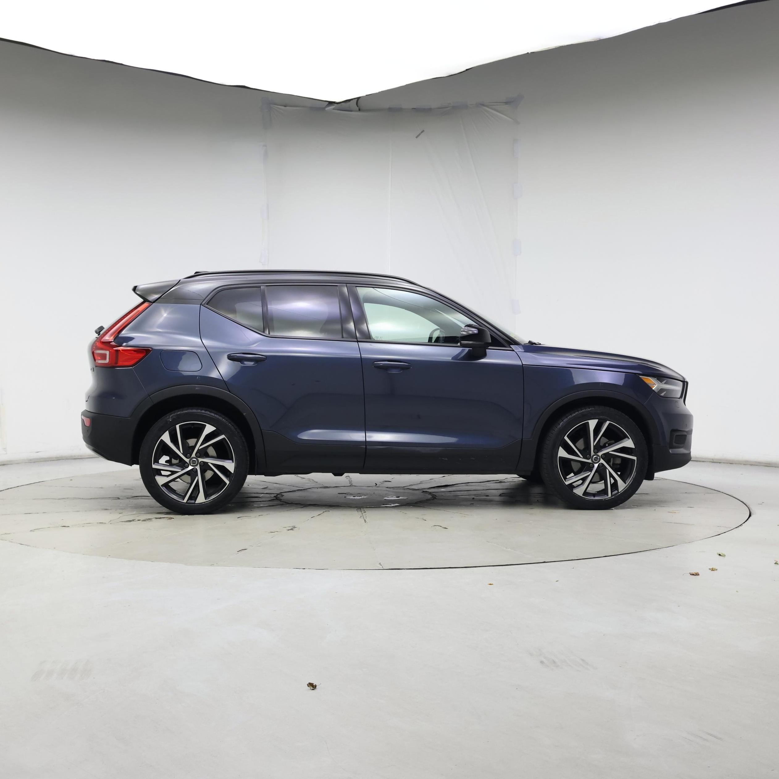 Thumbnail: 2022 Volvo XC40 - 7