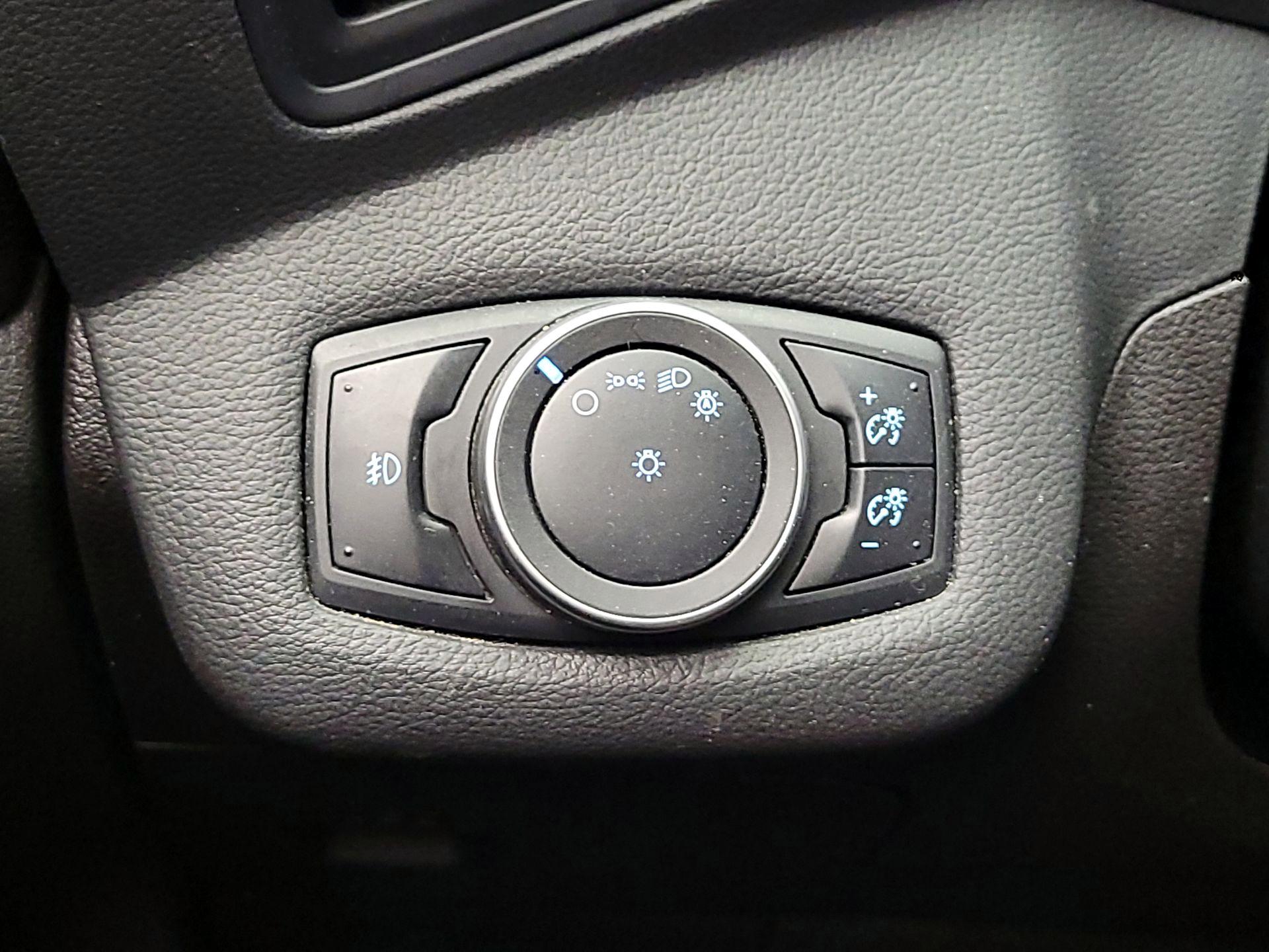 Thumbnail: 2015 Ford Escape - 13