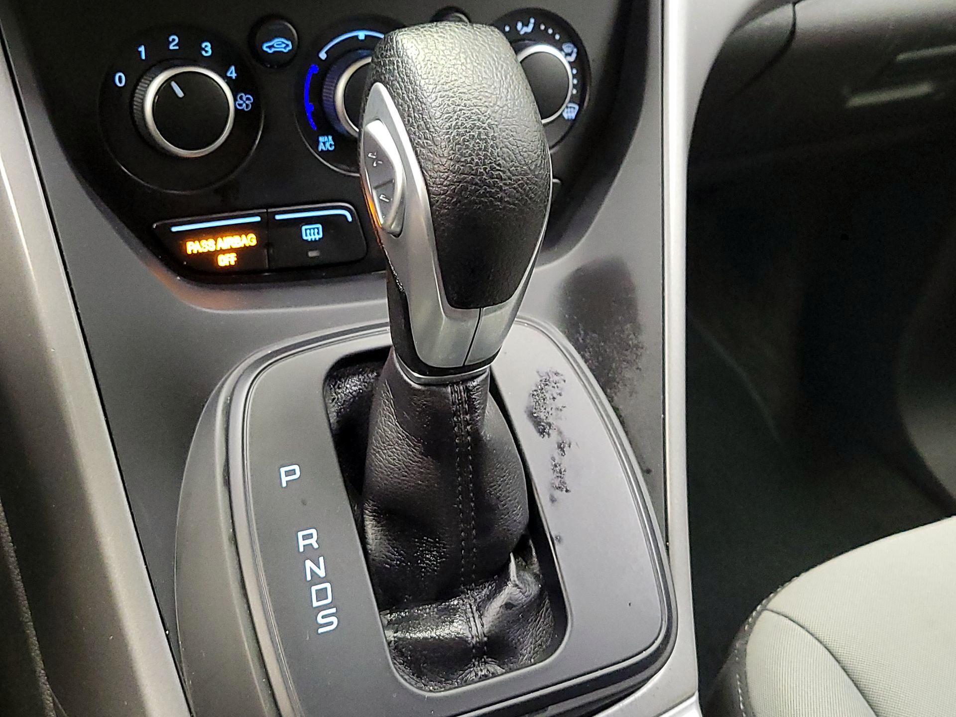 Thumbnail: 2015 Ford Escape - 17