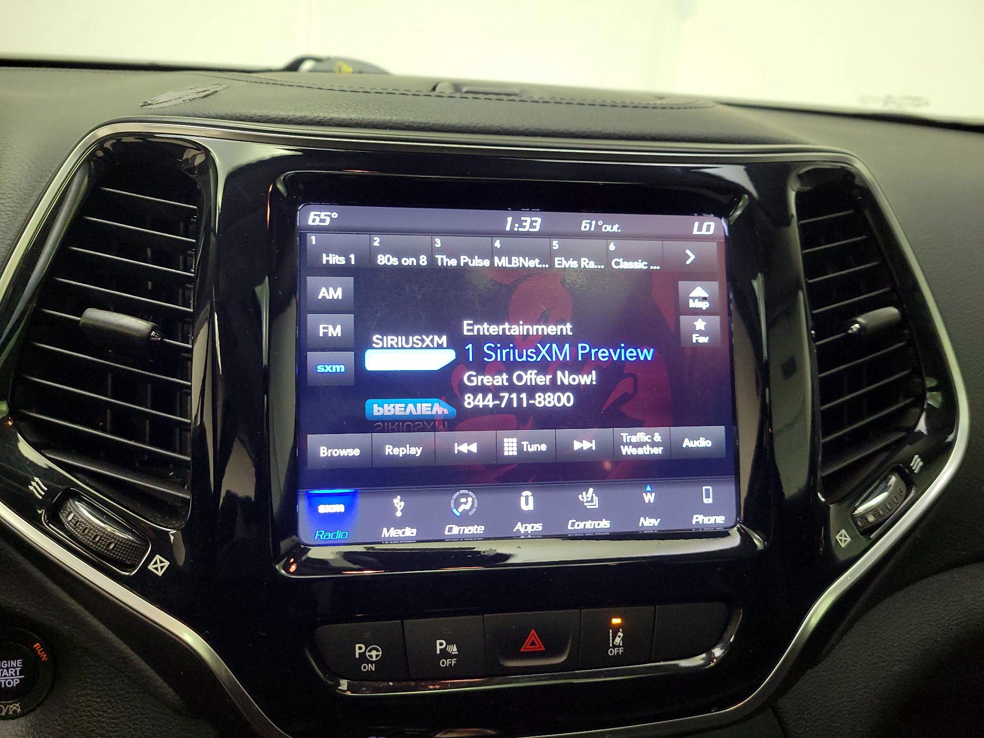 Thumbnail: 2019 Jeep Cherokee - 15