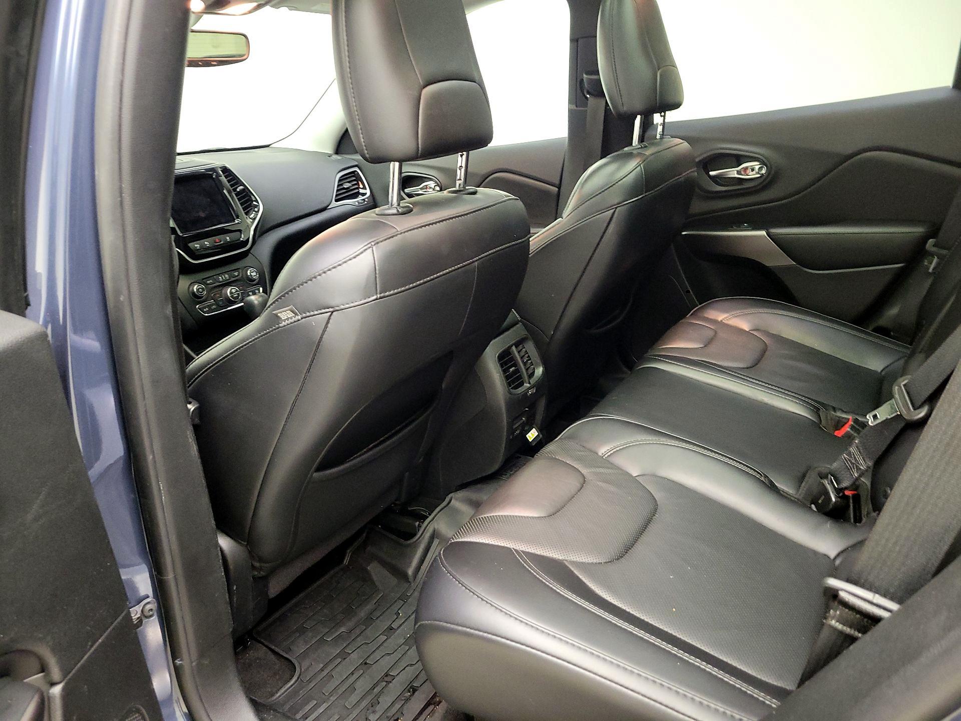 Thumbnail: 2019 Jeep Cherokee - 19