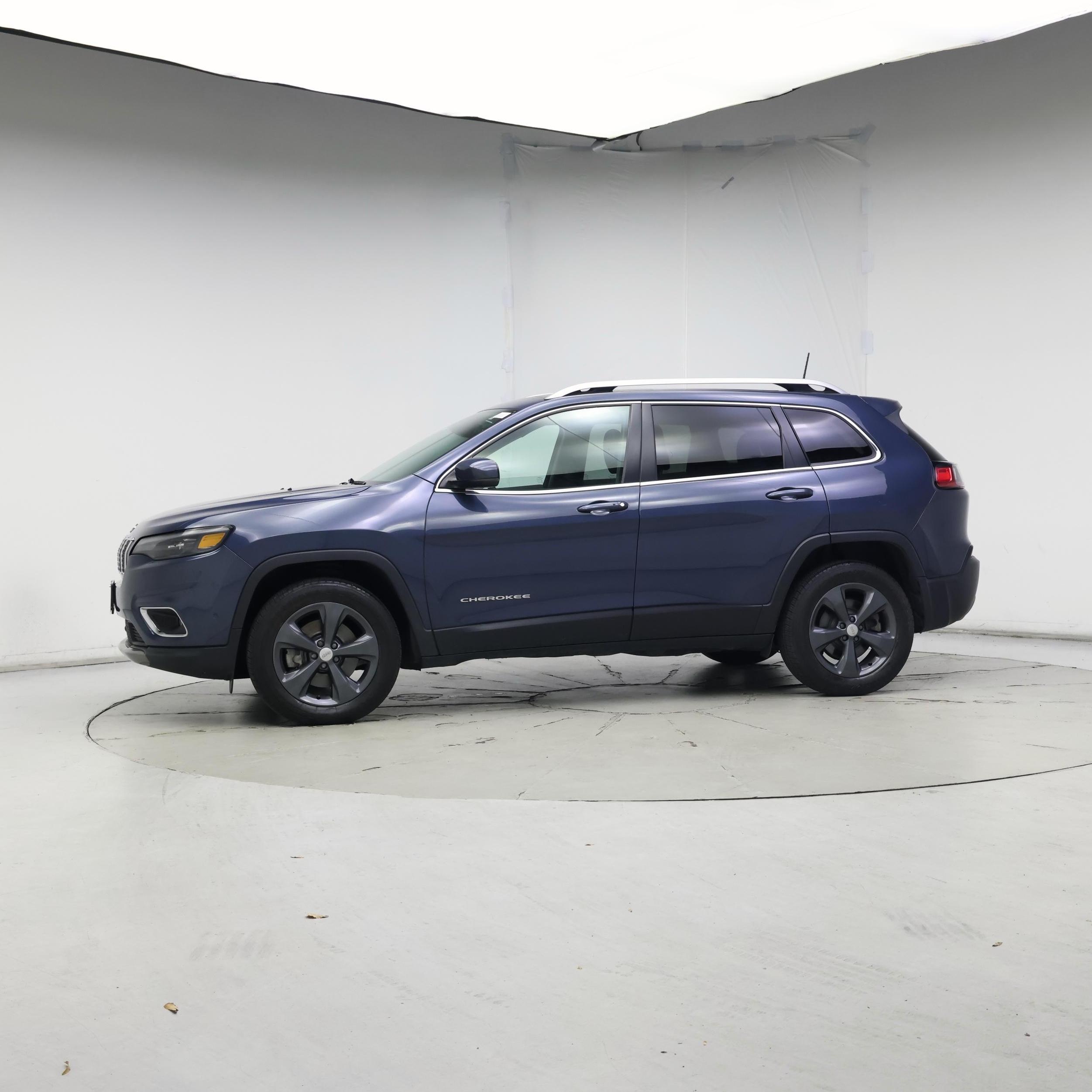 Thumbnail: 2019 Jeep Cherokee - 3