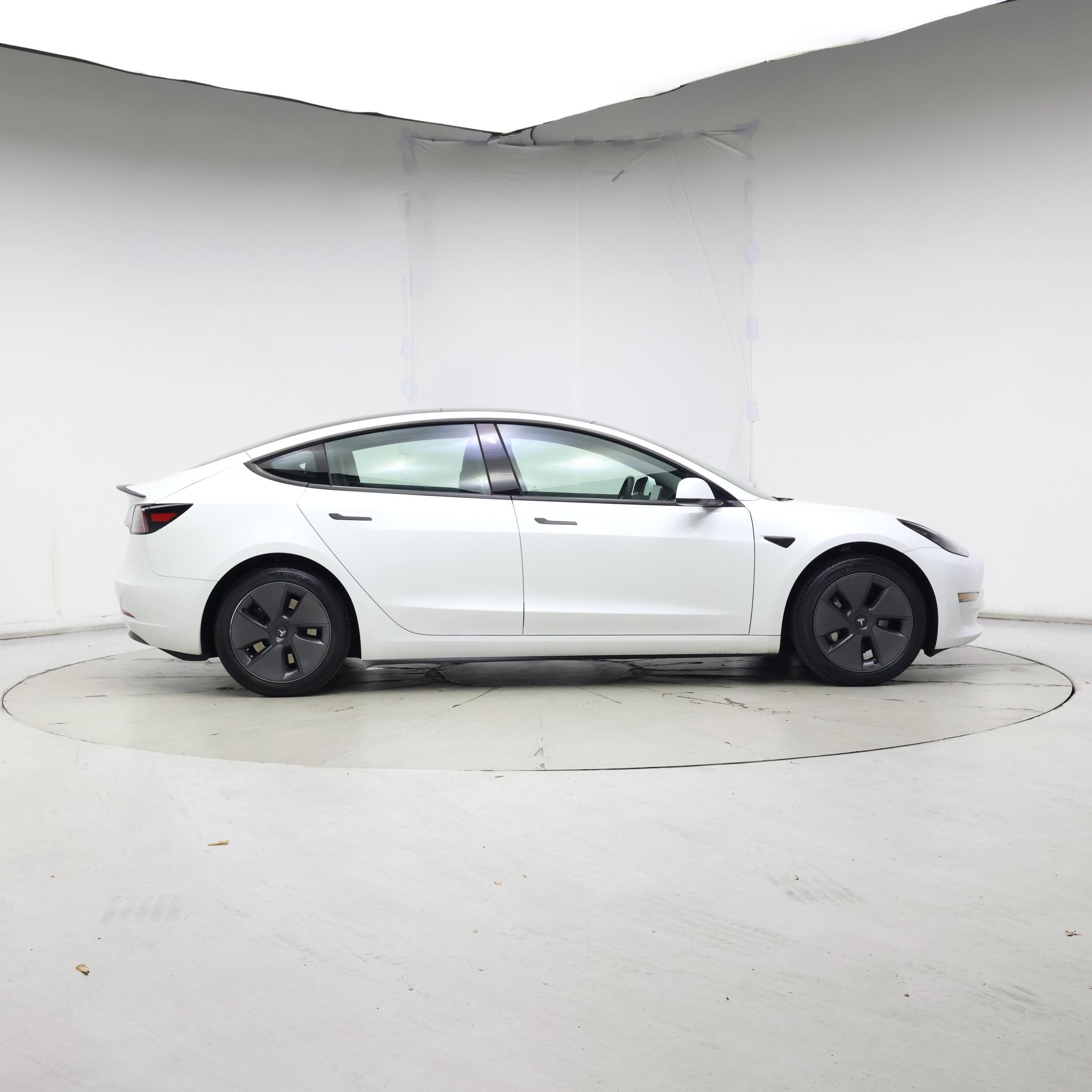 Thumbnail: 2023 Tesla Model 3 - 7