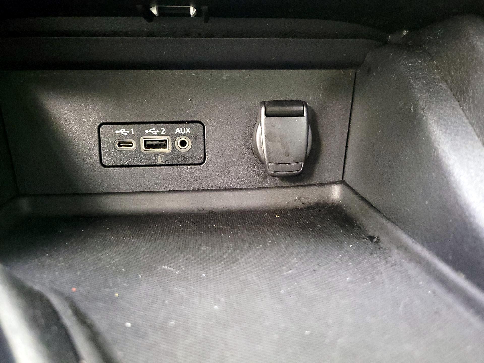 Thumbnail: 2021 Nissan Sentra - 18