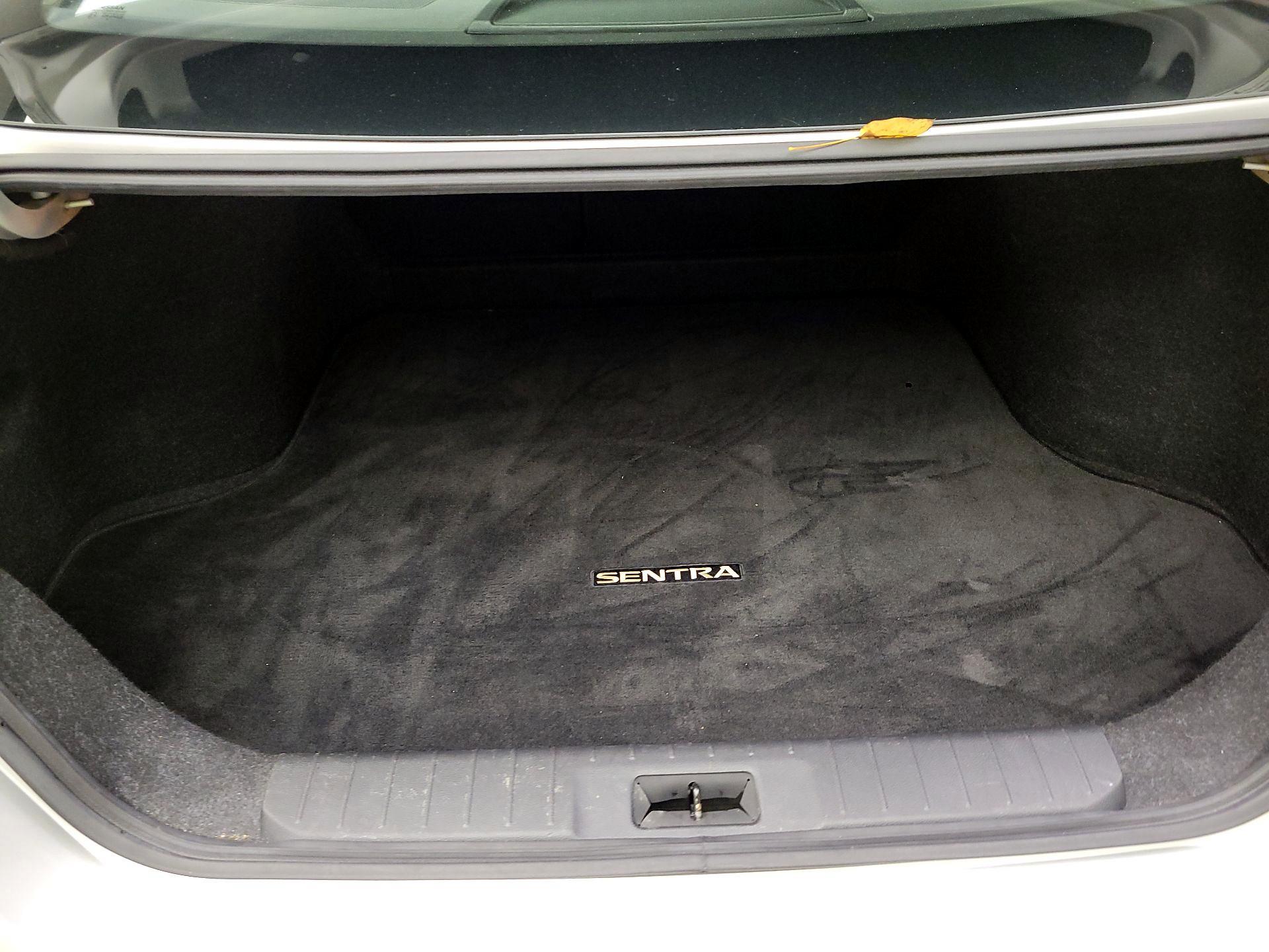 Thumbnail: 2021 Nissan Sentra - 20