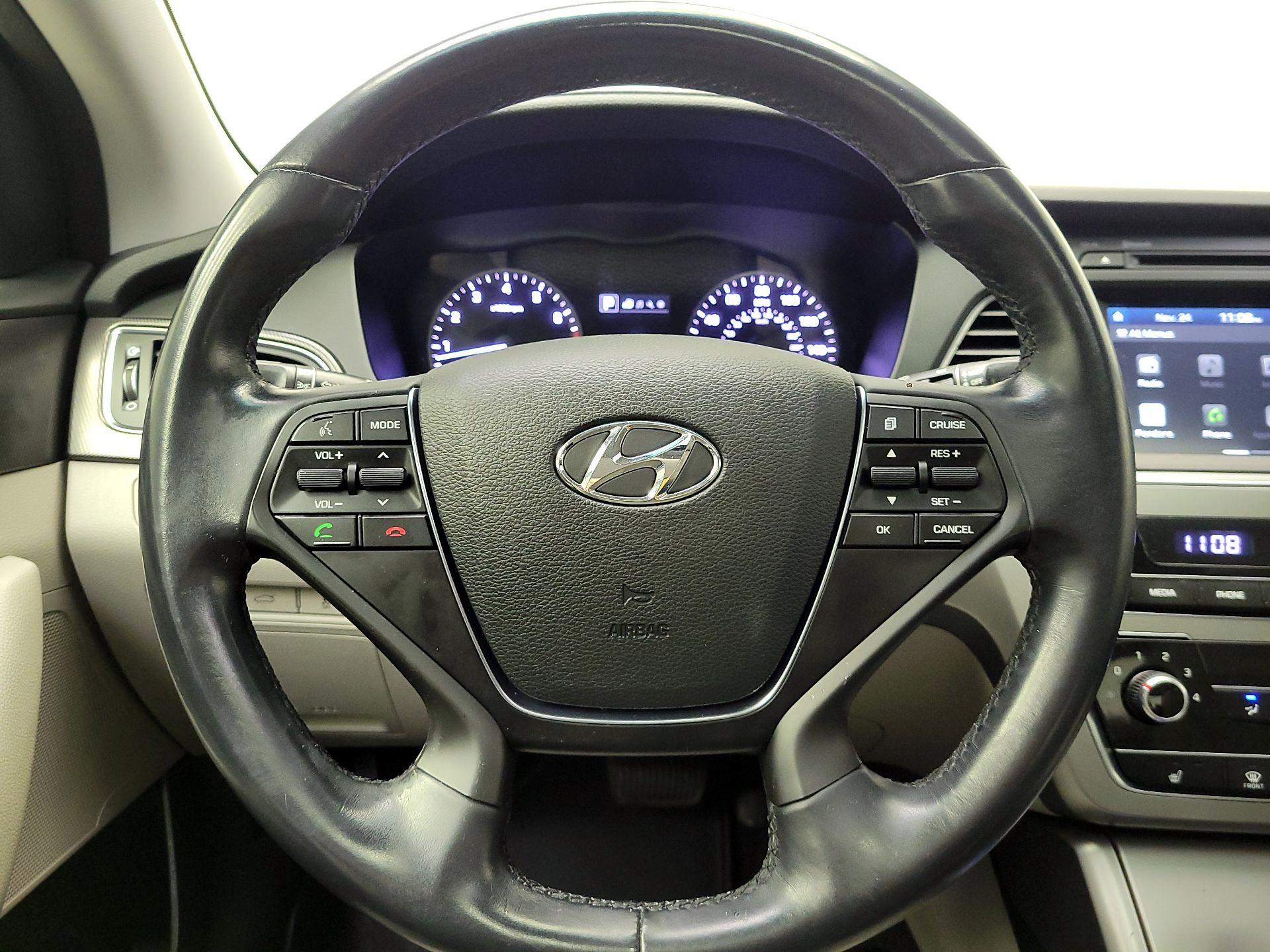 Thumbnail: 2017 Hyundai Sonata - 10