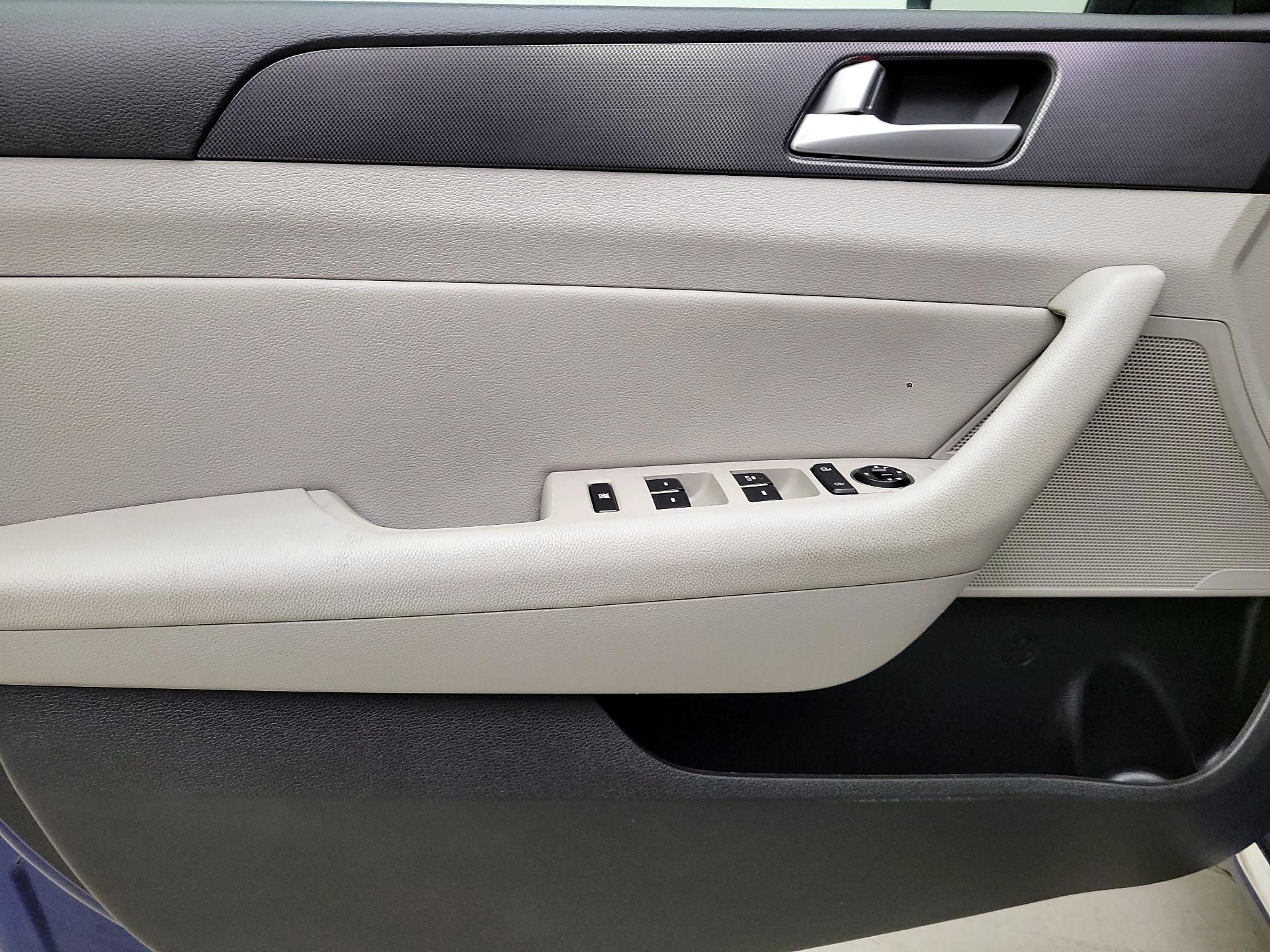 Thumbnail: 2017 Hyundai Sonata - 12