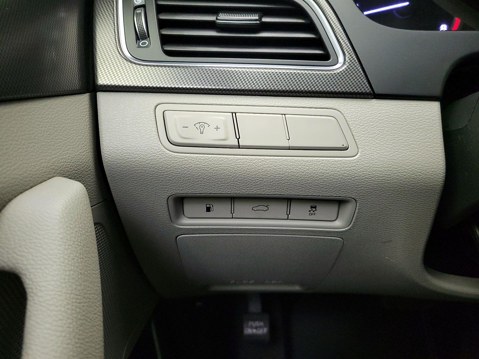 Thumbnail: 2017 Hyundai Sonata - 13