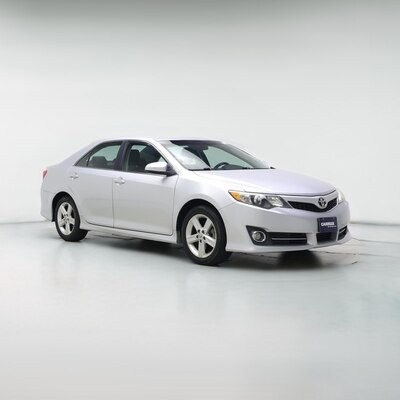 Silver 2014 Toyota Camry SE