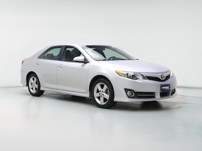 Silver 2014 Toyota Camry SE