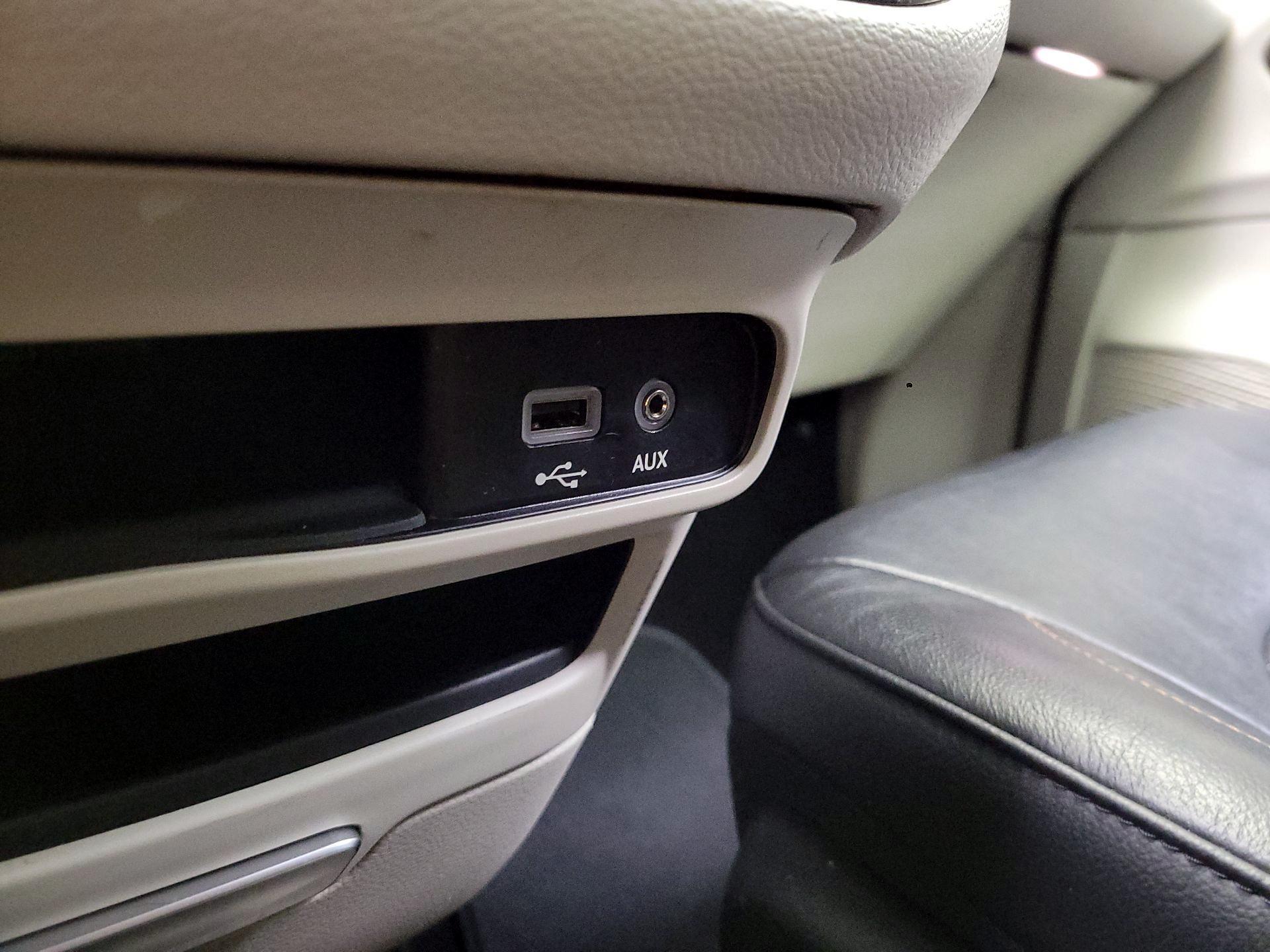 Thumbnail: 2017 Chrysler Pacifica - 18