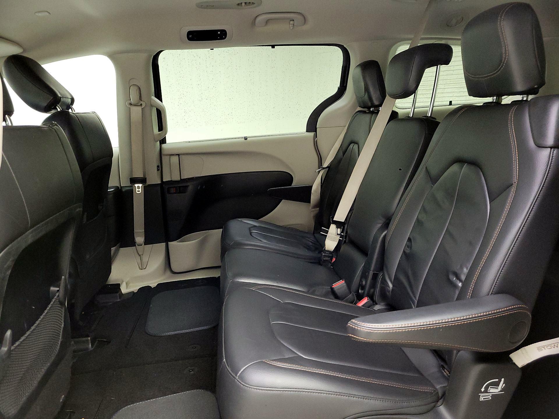 Thumbnail: 2017 Chrysler Pacifica - 19