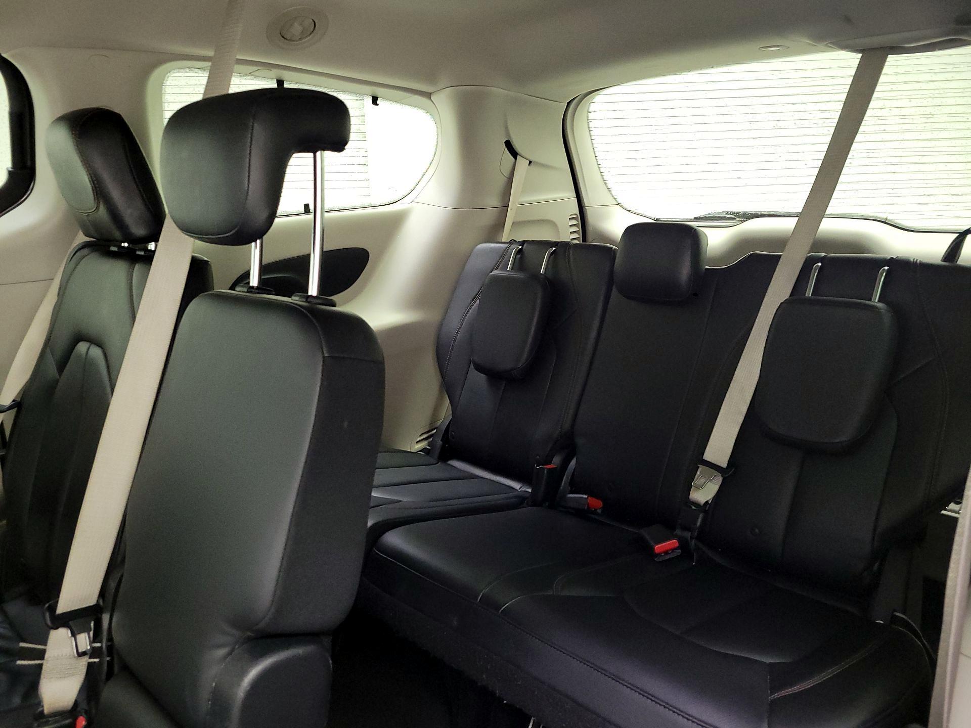 Thumbnail: 2017 Chrysler Pacifica - 20