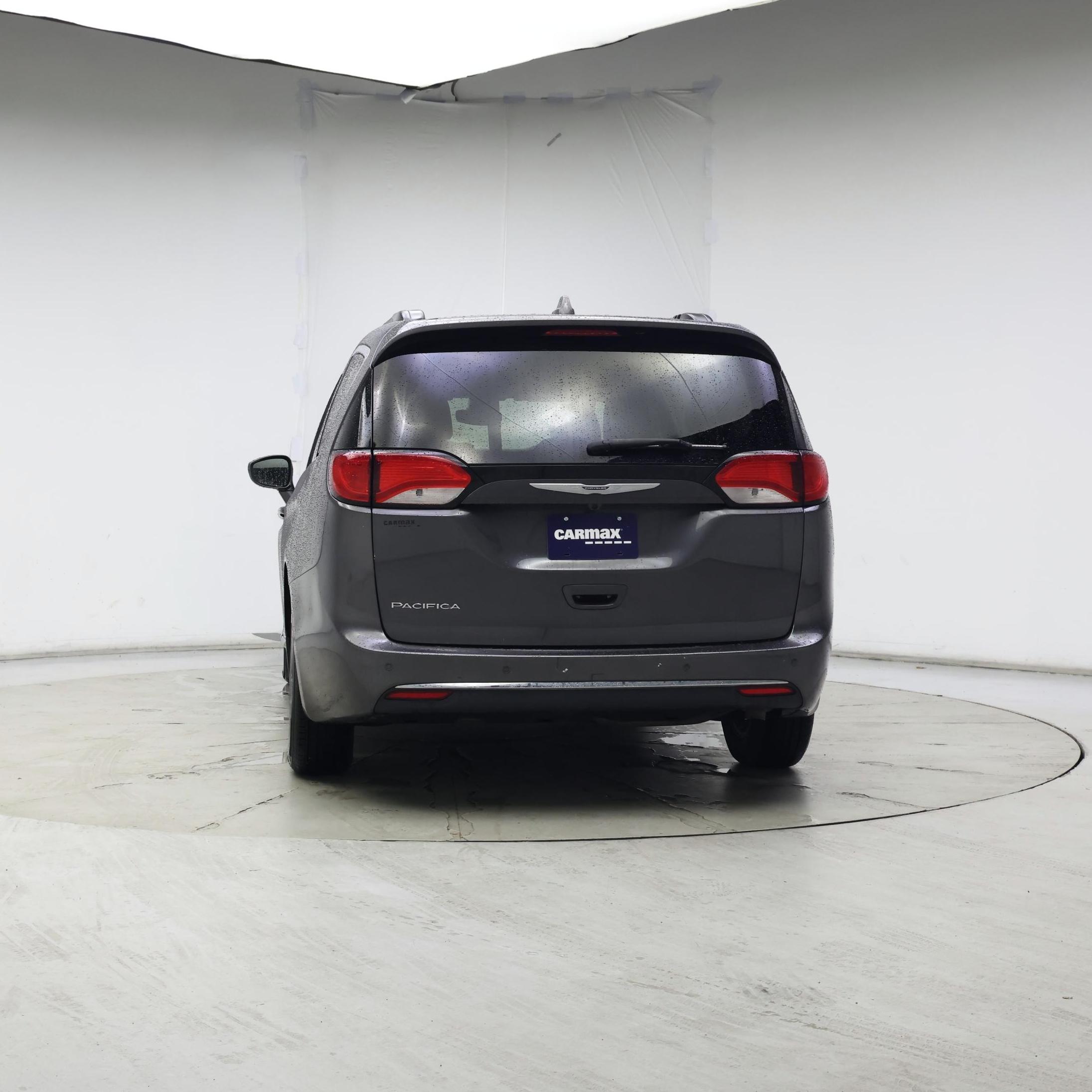 Thumbnail: 2017 Chrysler Pacifica - 6