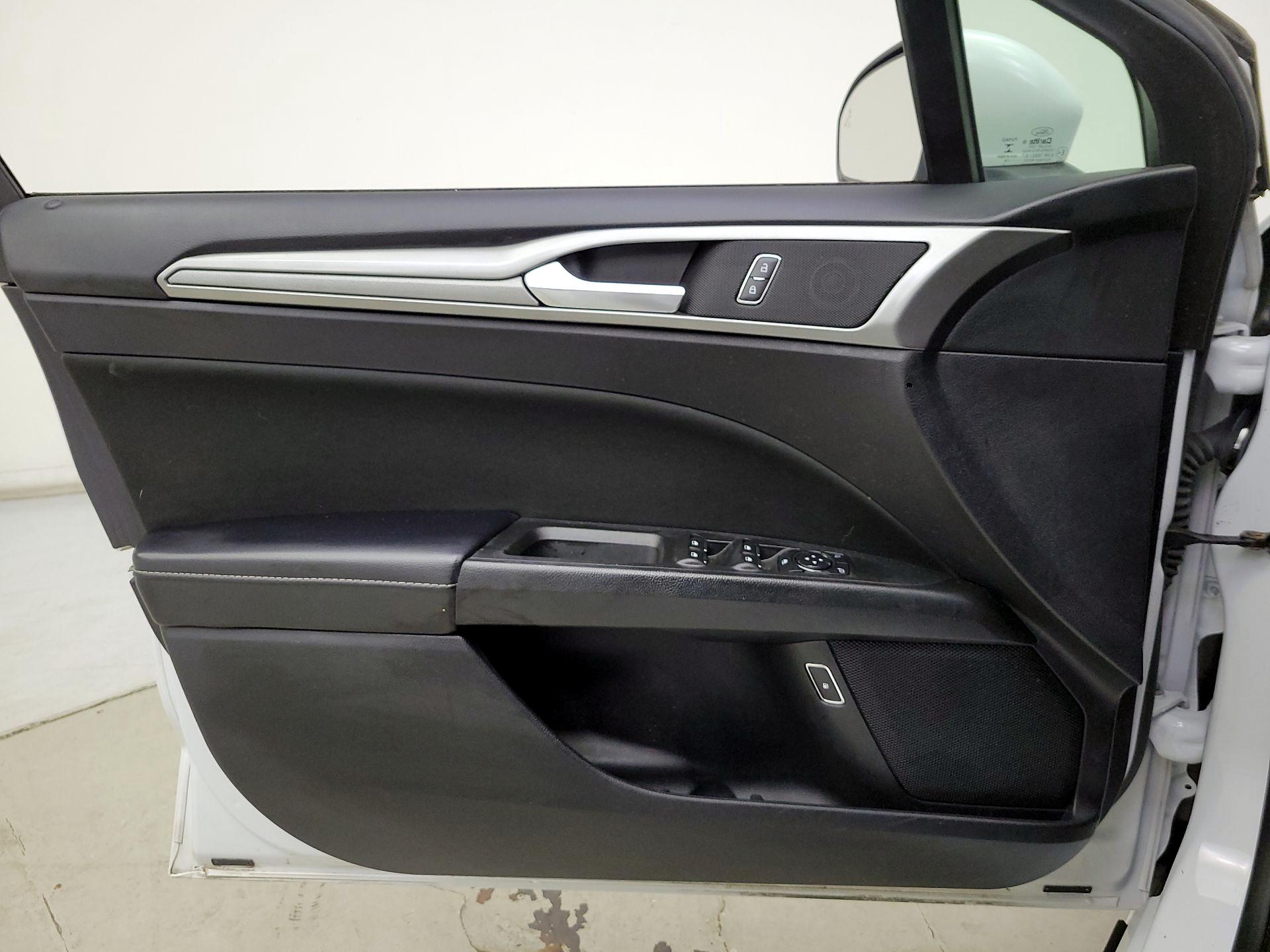 Thumbnail: 2019 Ford Fusion - 12