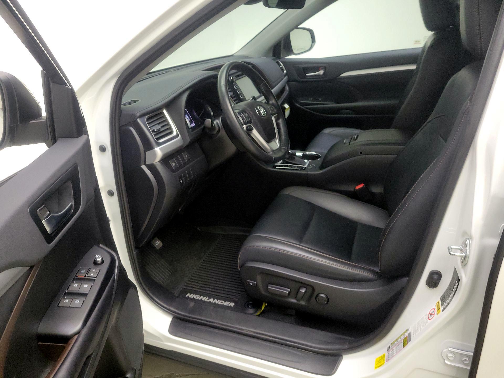 Thumbnail: 2019 Toyota Highlander - 11