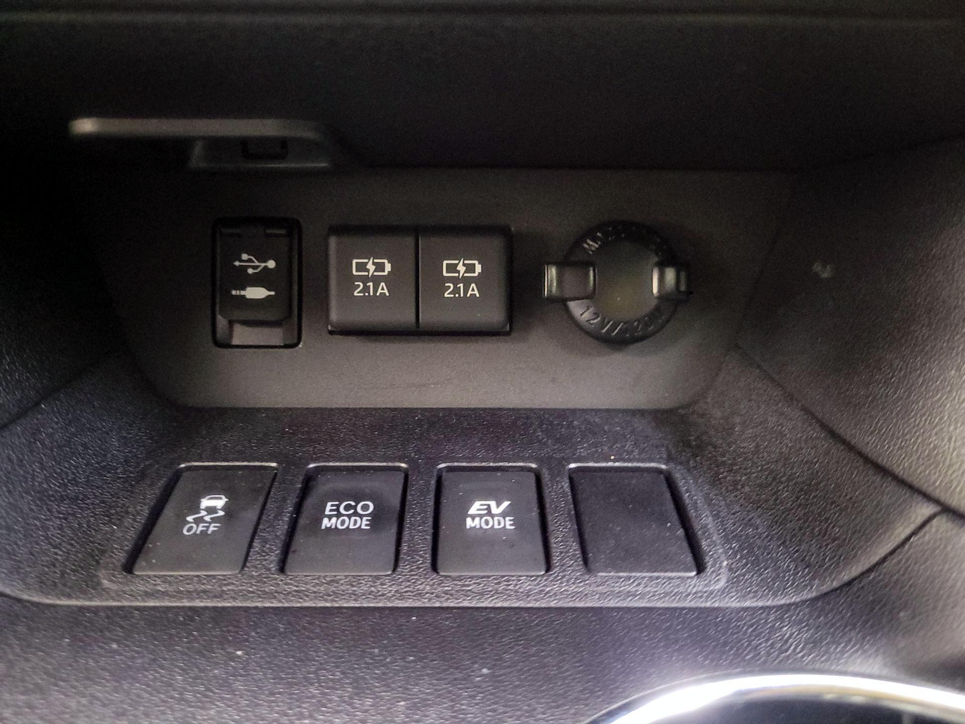 Thumbnail: 2019 Toyota Highlander - 18