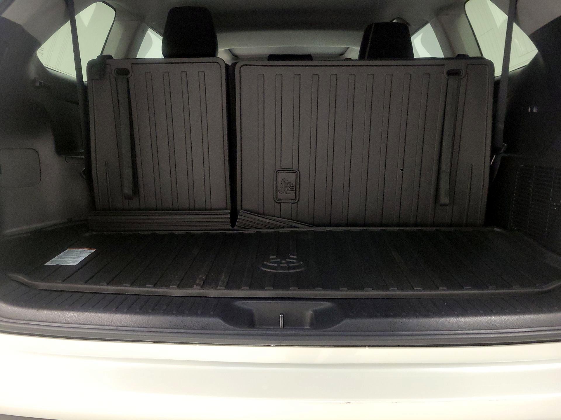 Thumbnail: 2019 Toyota Highlander - 20