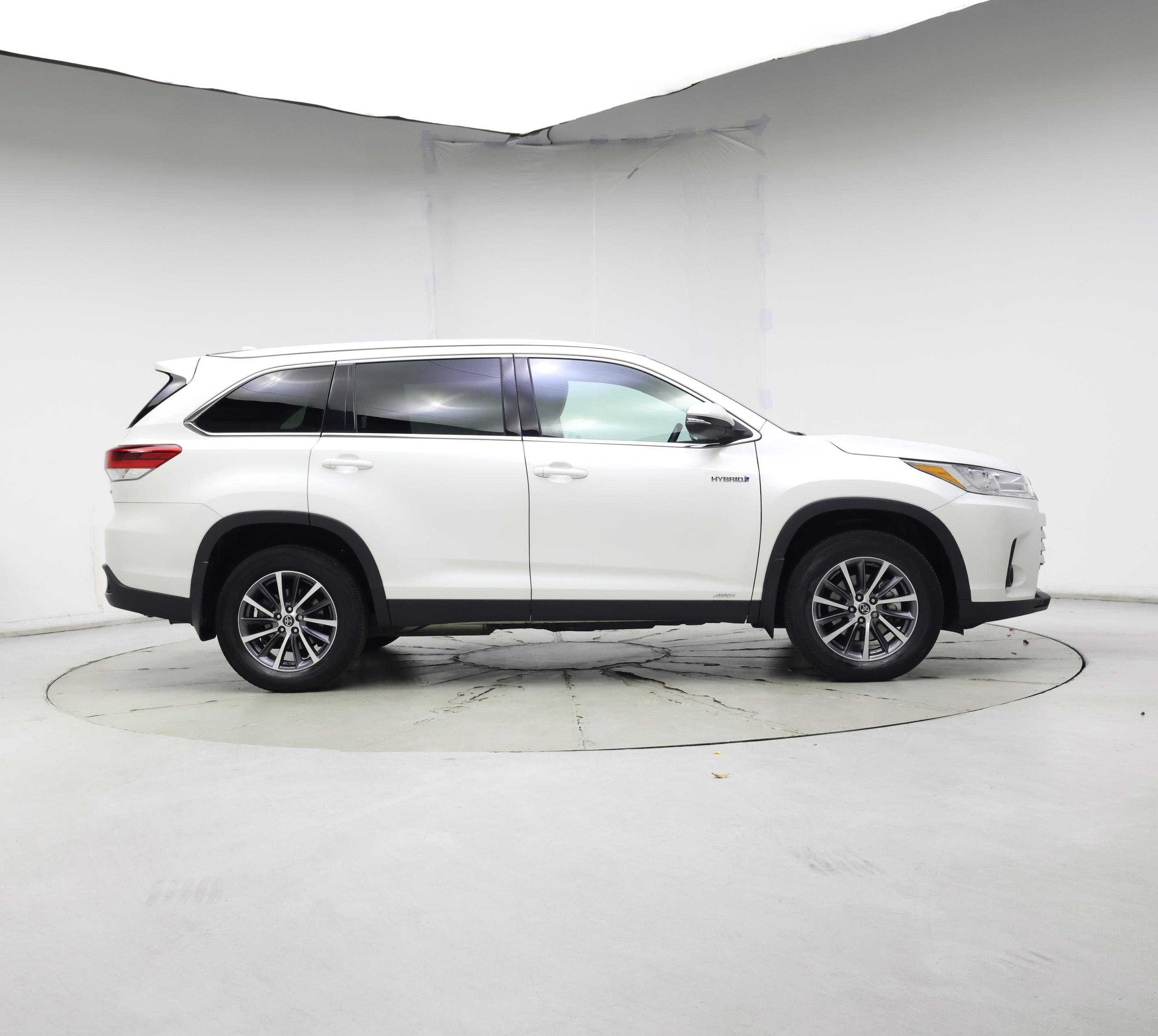 Thumbnail: 2019 Toyota Highlander - 7