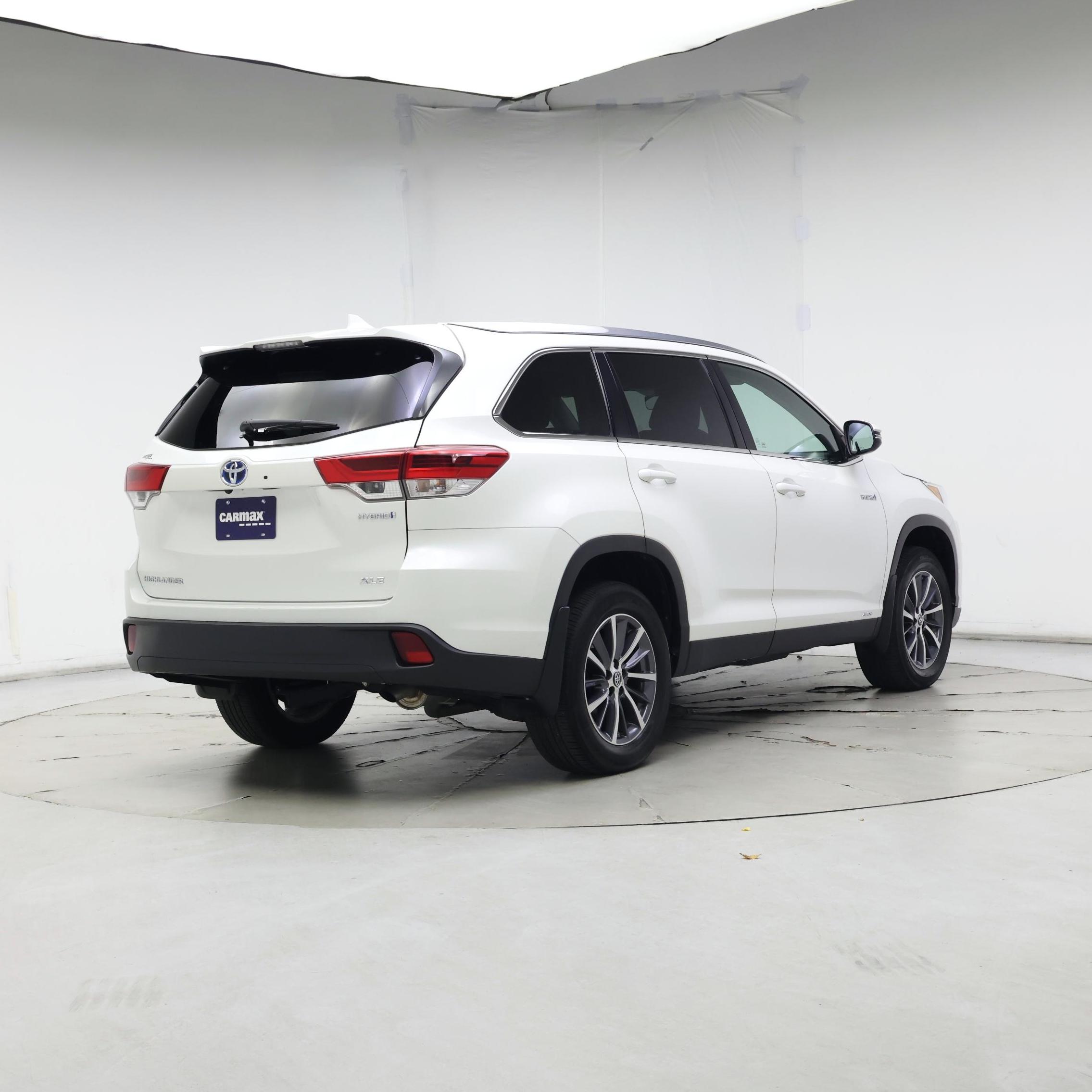 Thumbnail: 2019 Toyota Highlander - 8