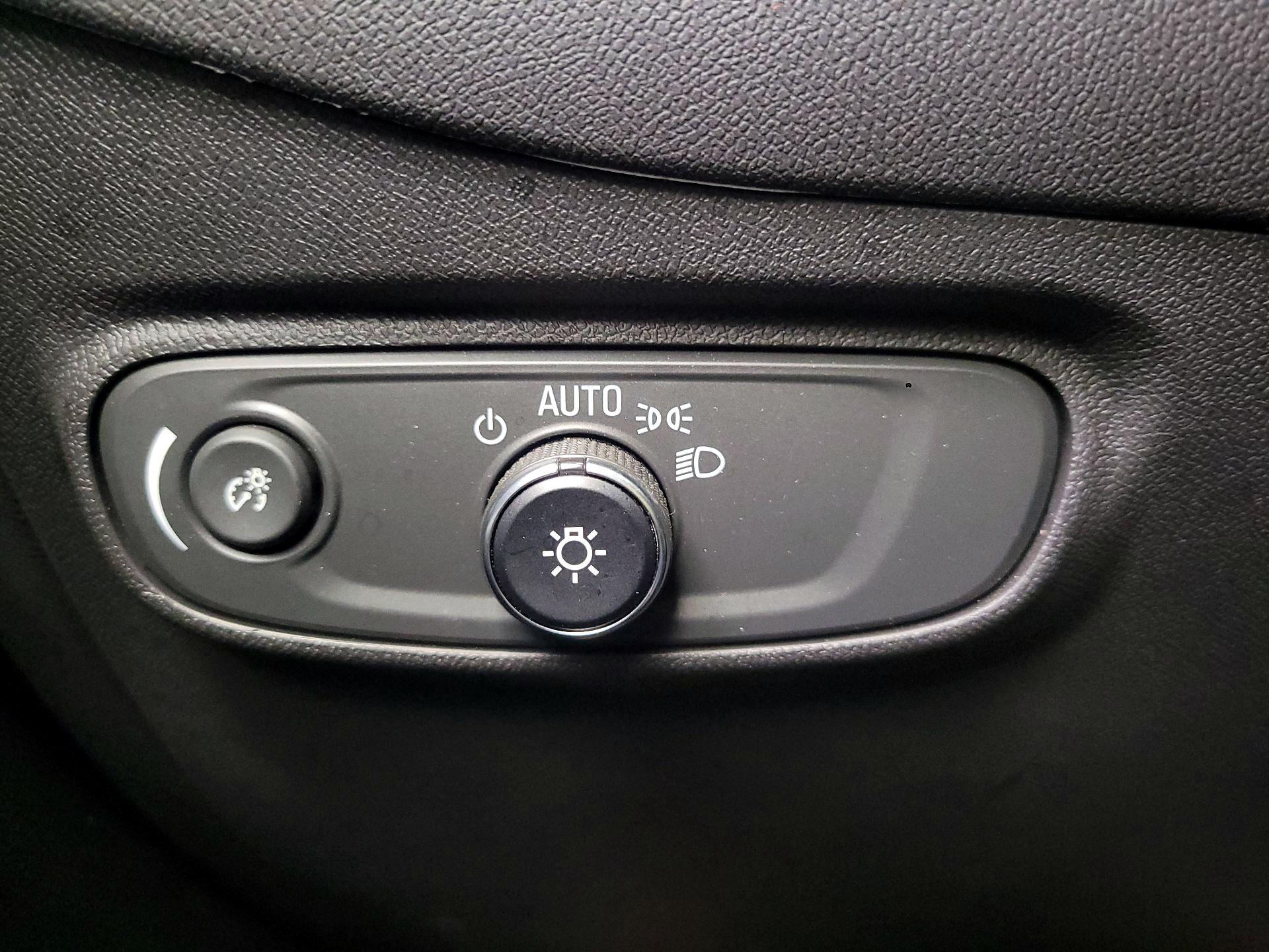 Thumbnail: 2022 Chevrolet Equinox - 13