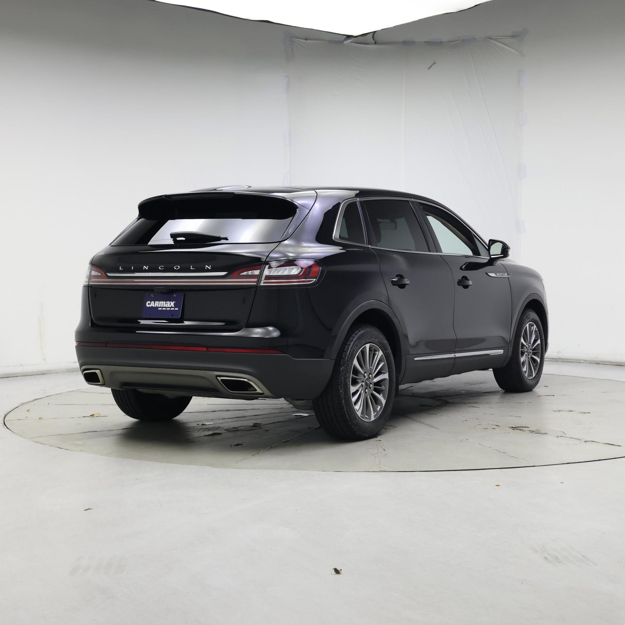 Thumbnail: 2023 Lincoln Nautilus - 8