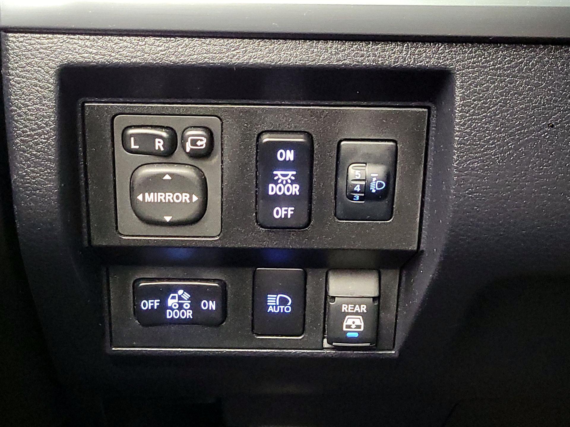 Thumbnail: 2020 Toyota Tundra - 13