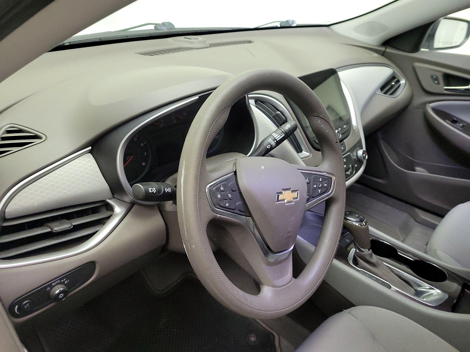 Thumbnail: 2020 Chevrolet Malibu - 9