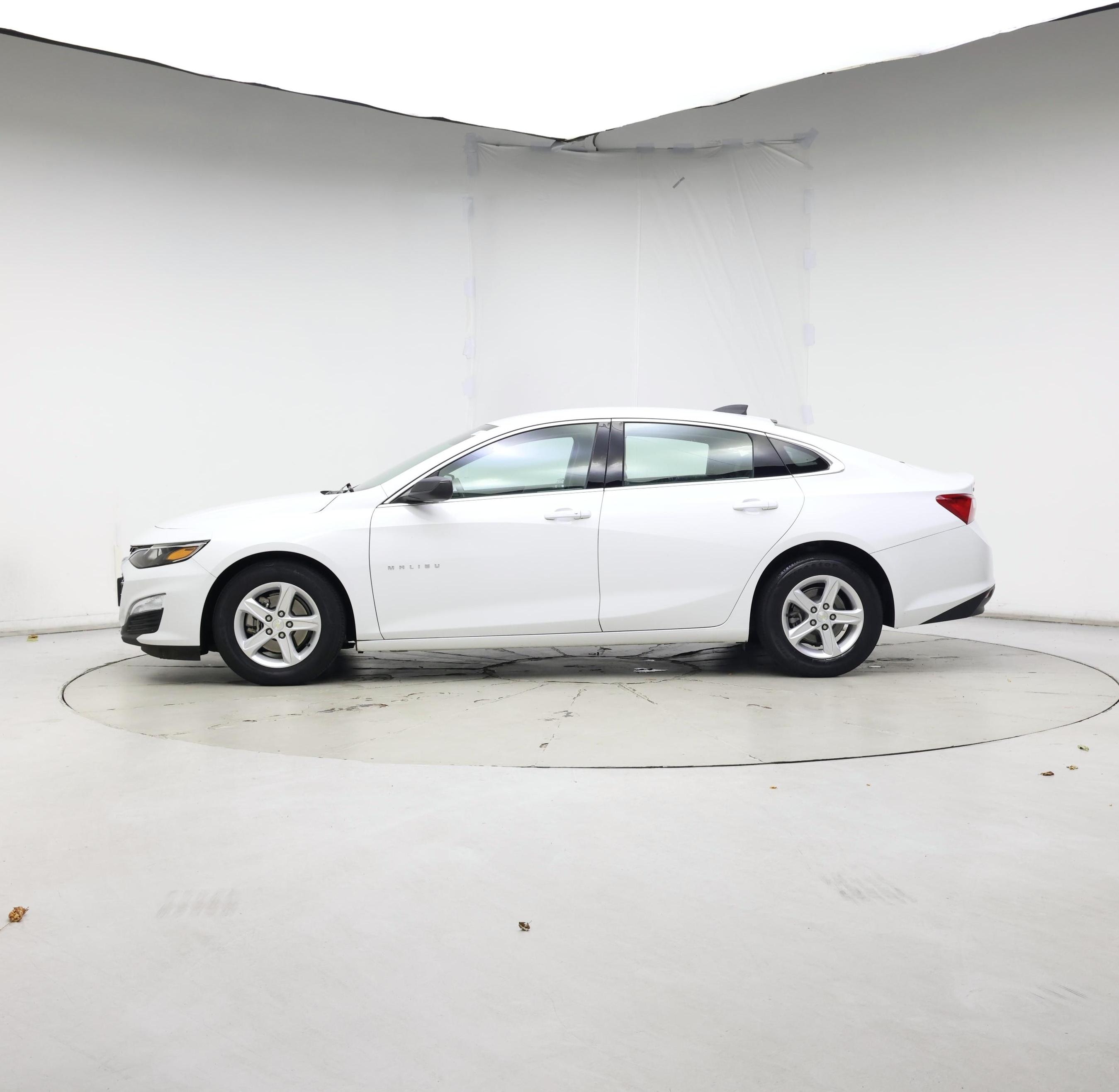 Thumbnail: 2020 Chevrolet Malibu - 3