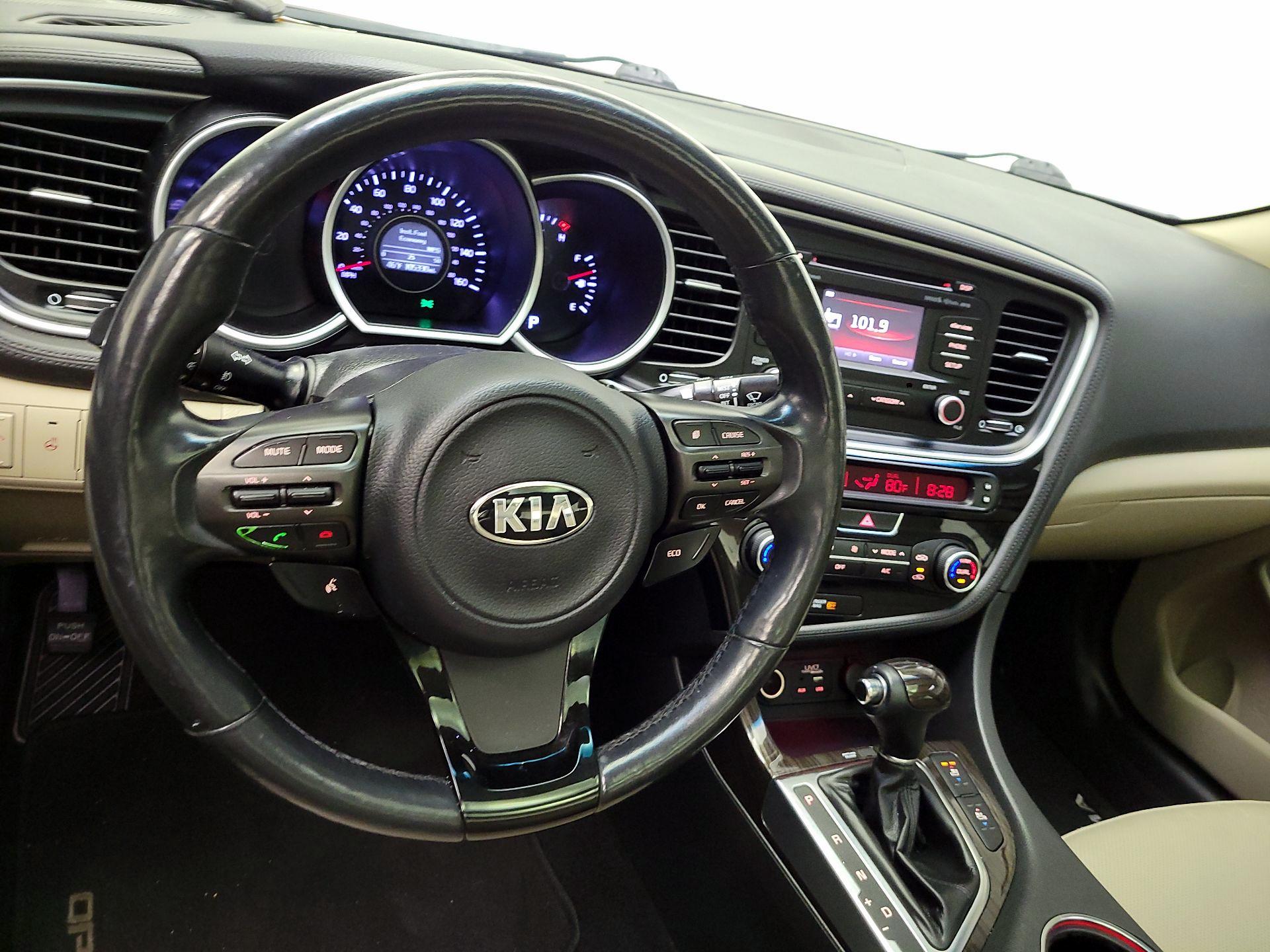 Thumbnail: 2015 Kia Optima - 10