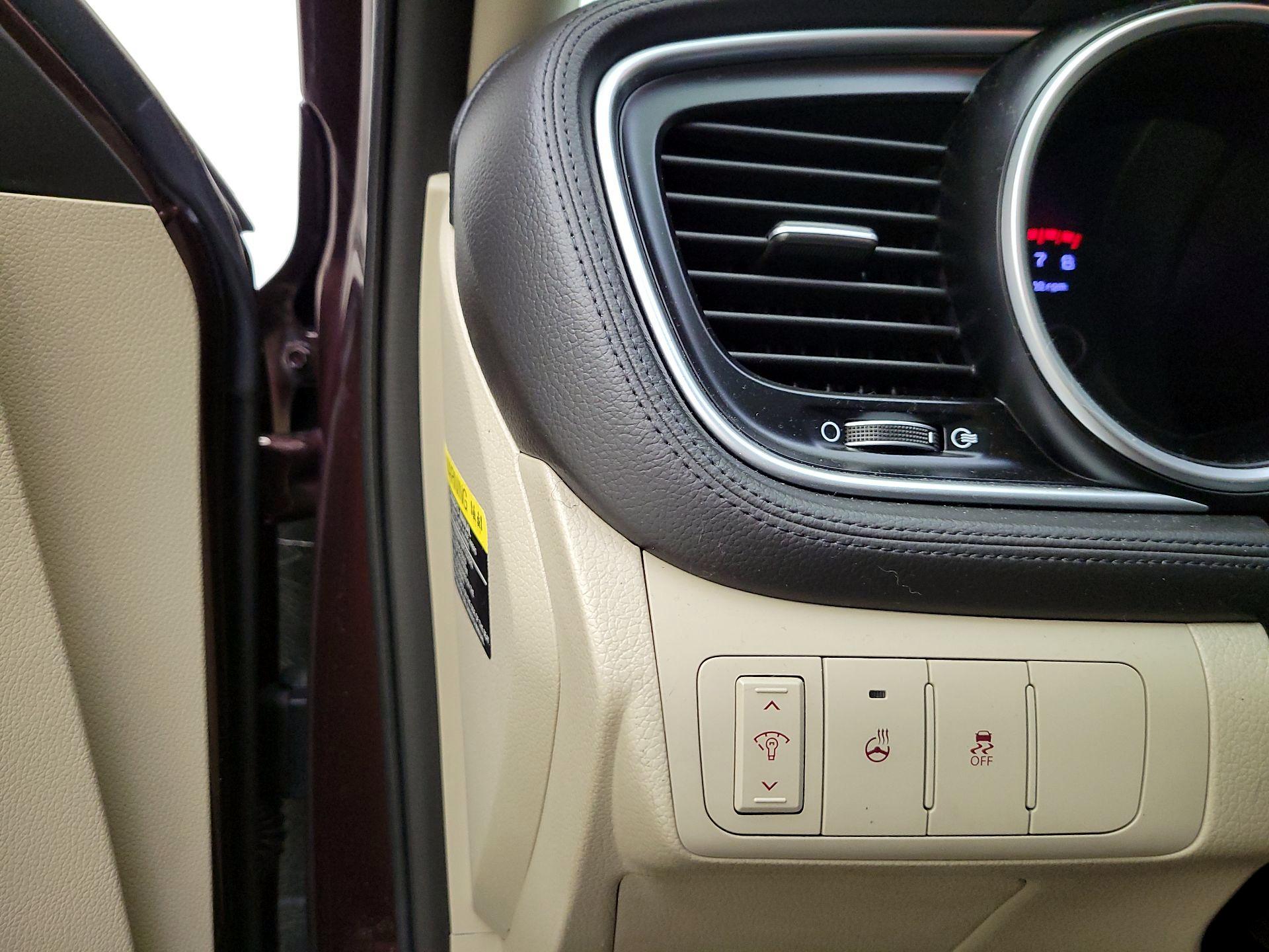 Thumbnail: 2015 Kia Optima - 13