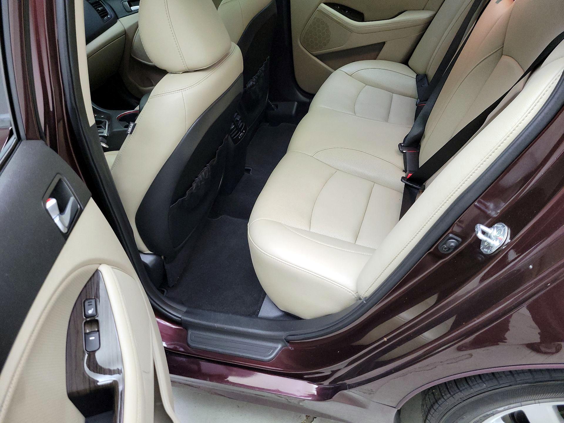 Thumbnail: 2015 Kia Optima - 19